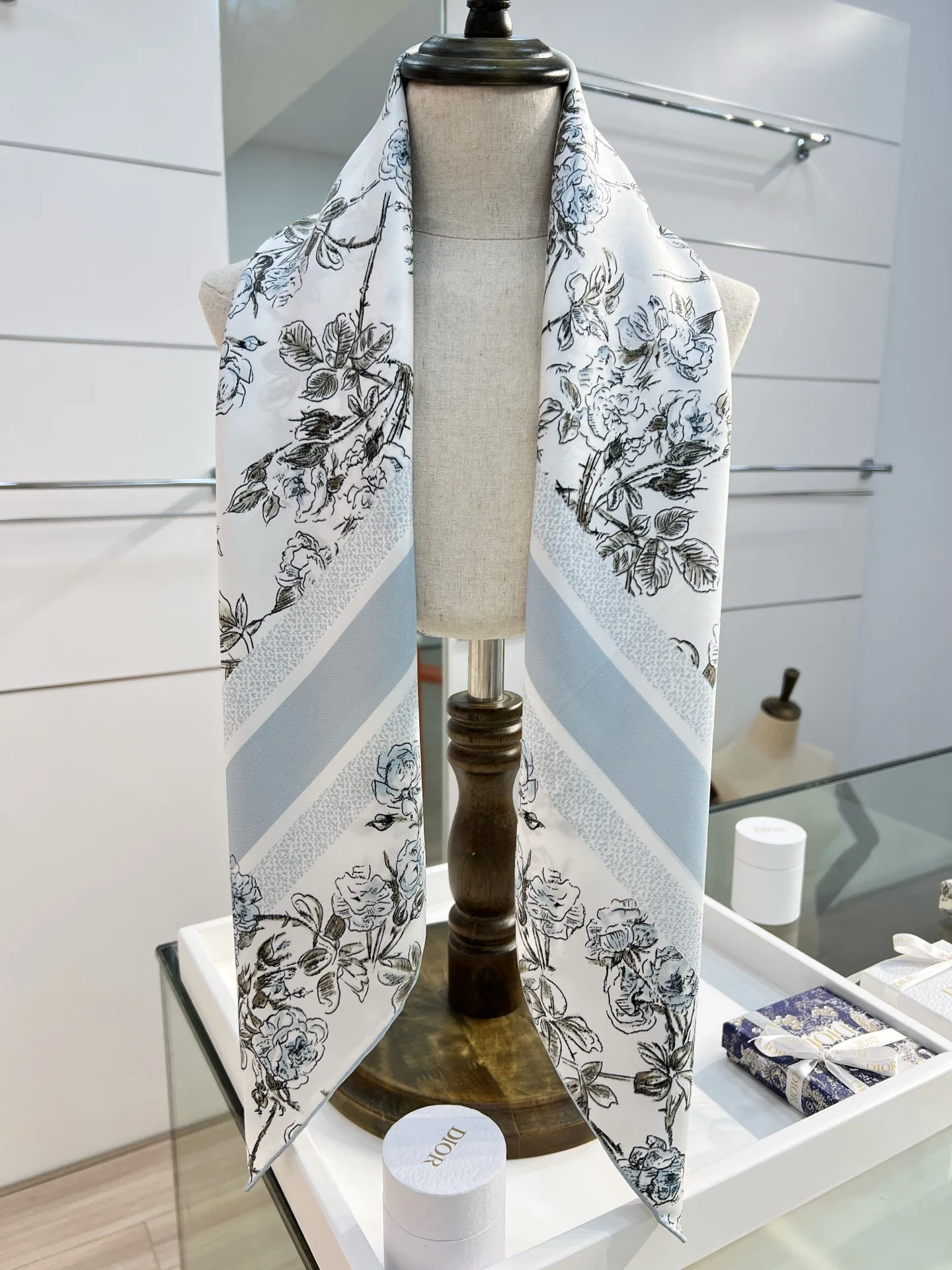 Шарфы Christian Dior 577717