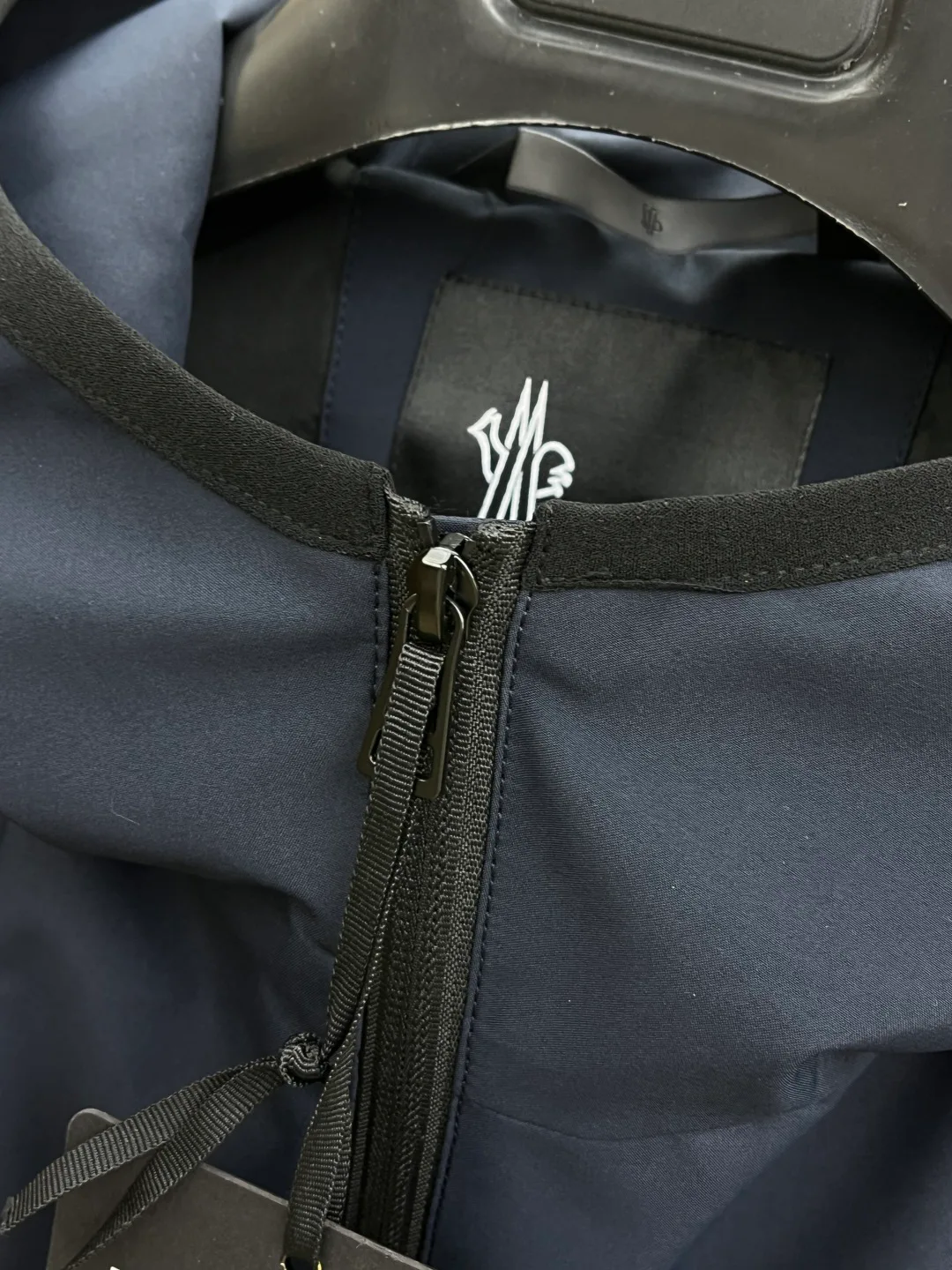 Куртки И Пуховики Мужские Moncler 18244038