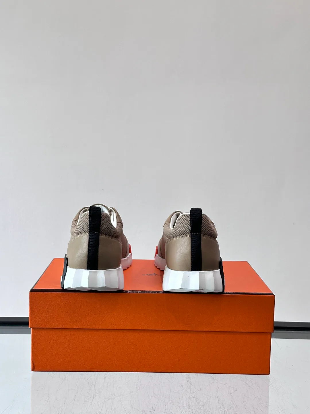 Кроссовки Женские Hermes 13170275