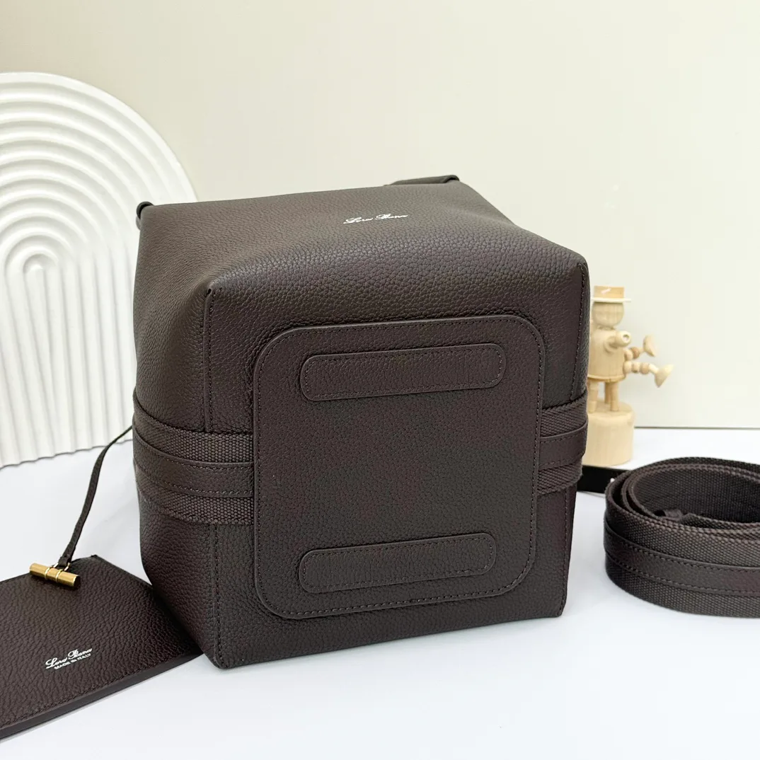 Классические Сумки Женские Loro Piana 11472602