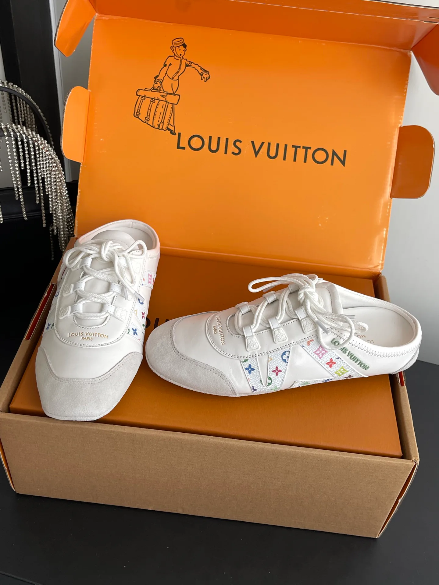 Кроссовки Женские Louis Vuitton 19366368