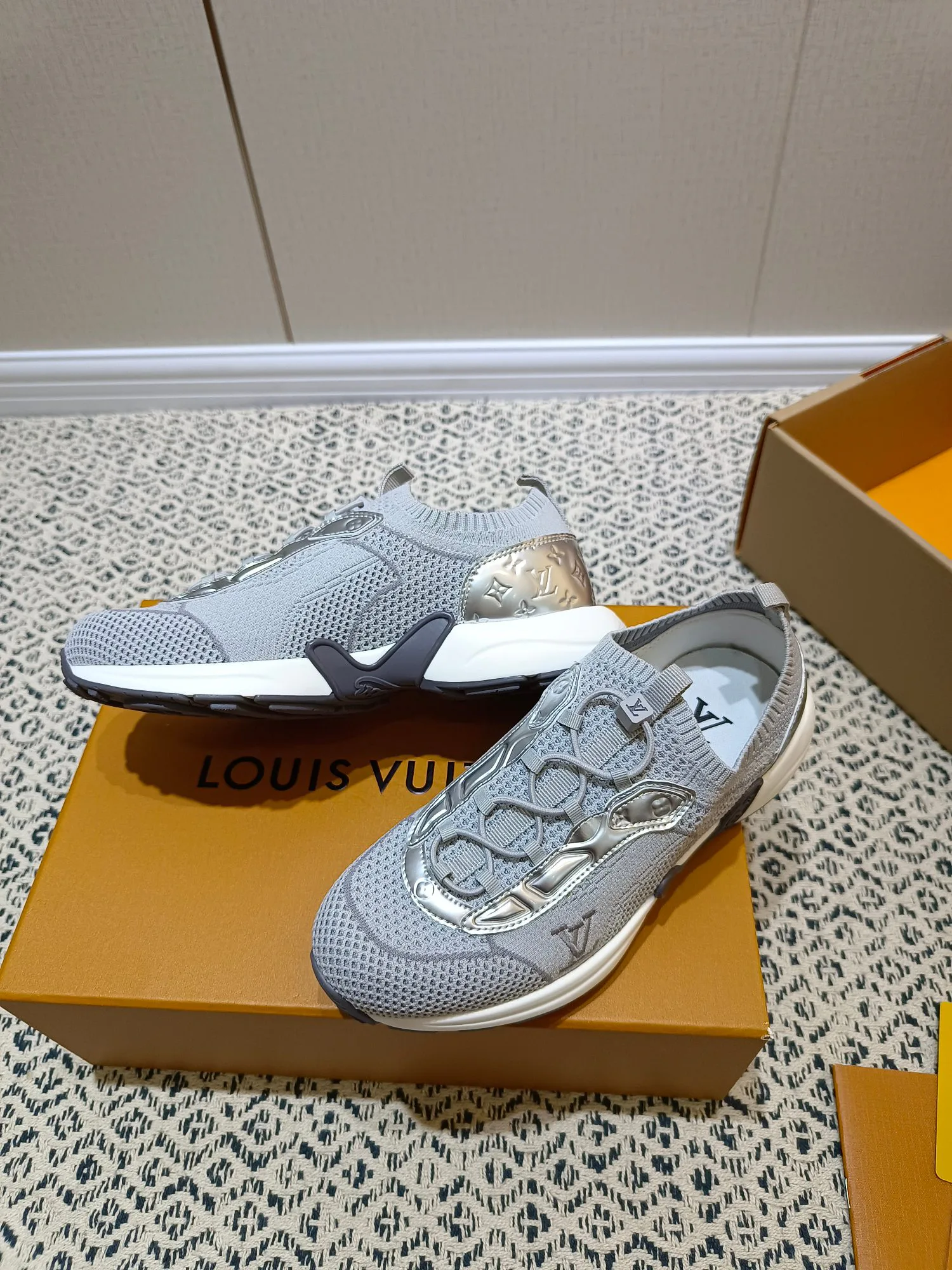 Кроссовки Женские Louis Vuitton 60774