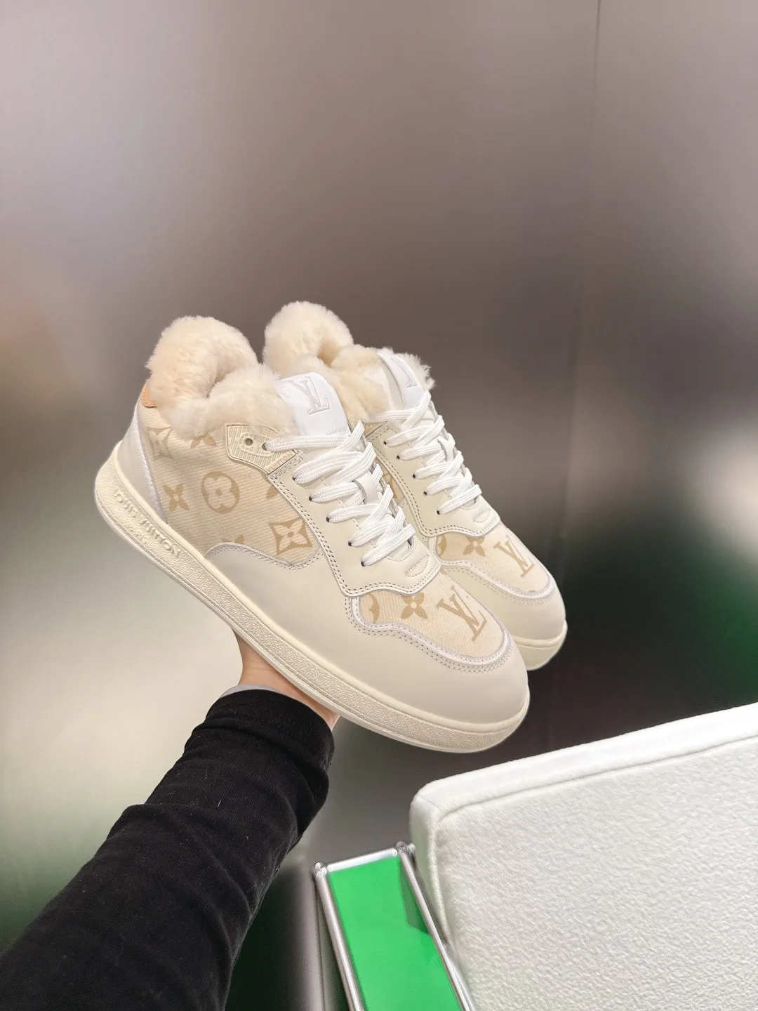 Кроссовки Женские Louis Vuitton 402102