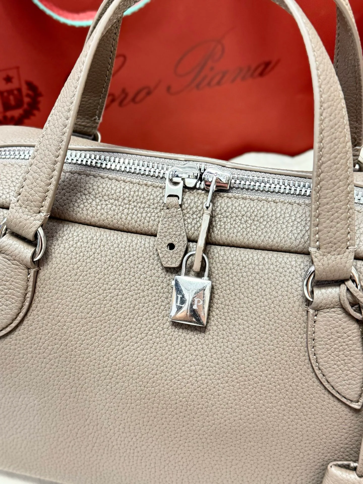 Классические Сумки Женские Loro Piana 11472682