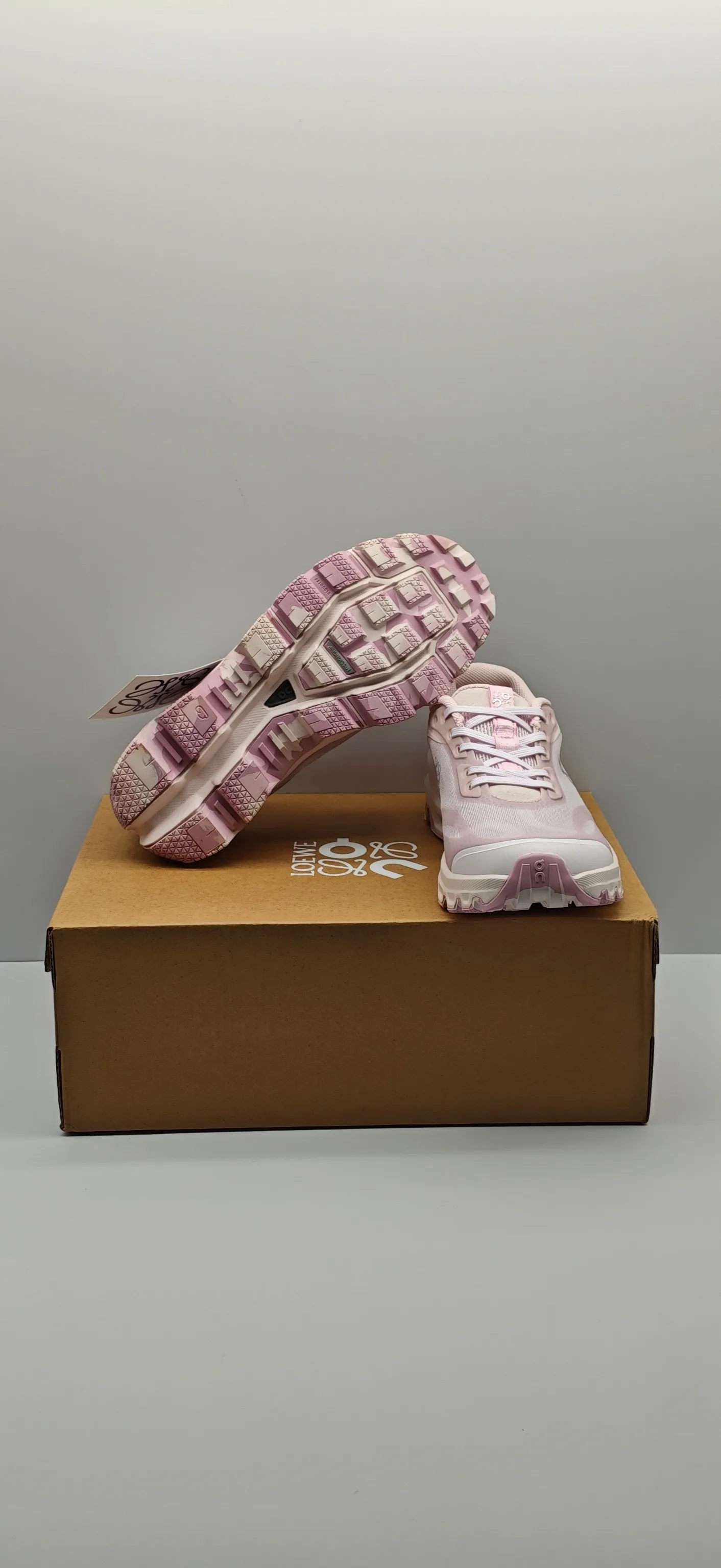 Кроссовки Женские Loewe 13193859