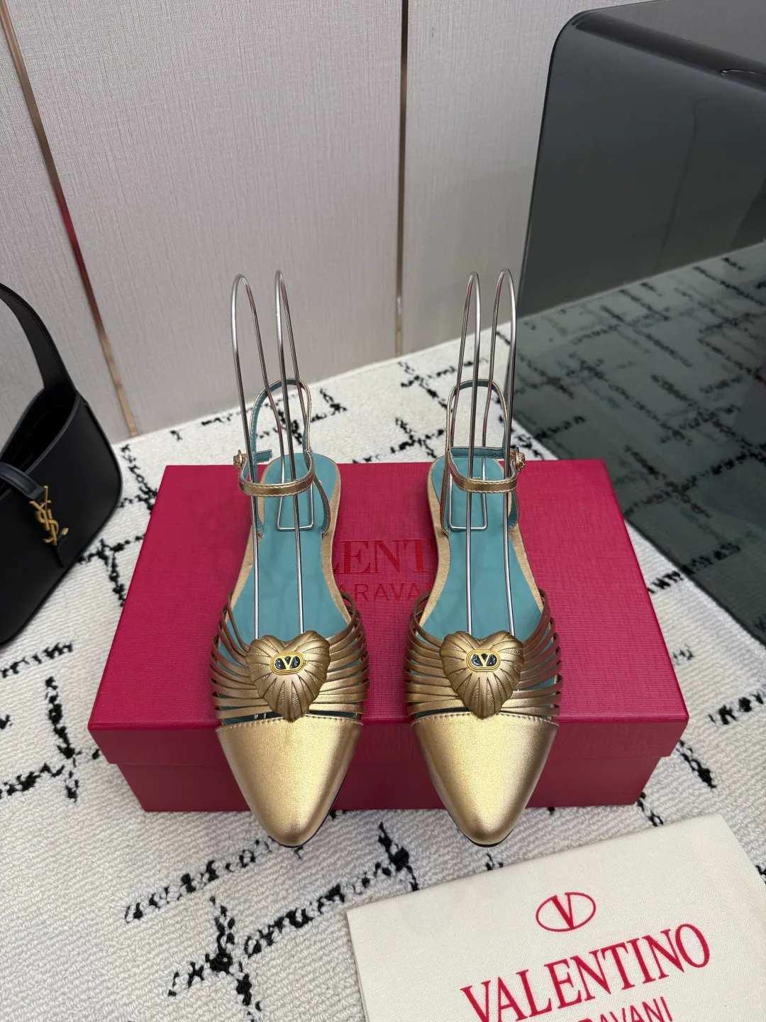Босоножки Женские Valentino 18598097