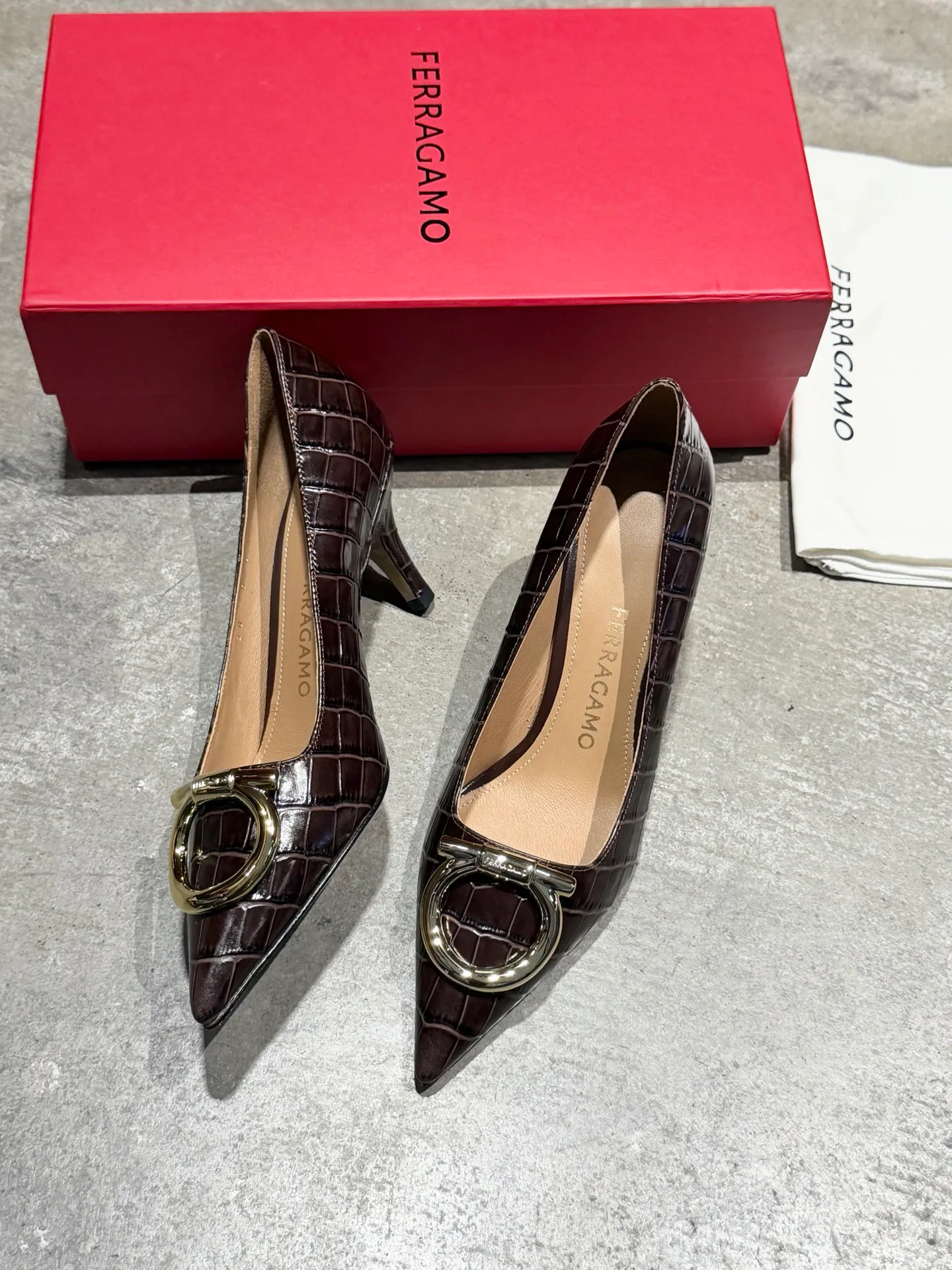 Туфли Женские Salvatore Ferragamo 17897969