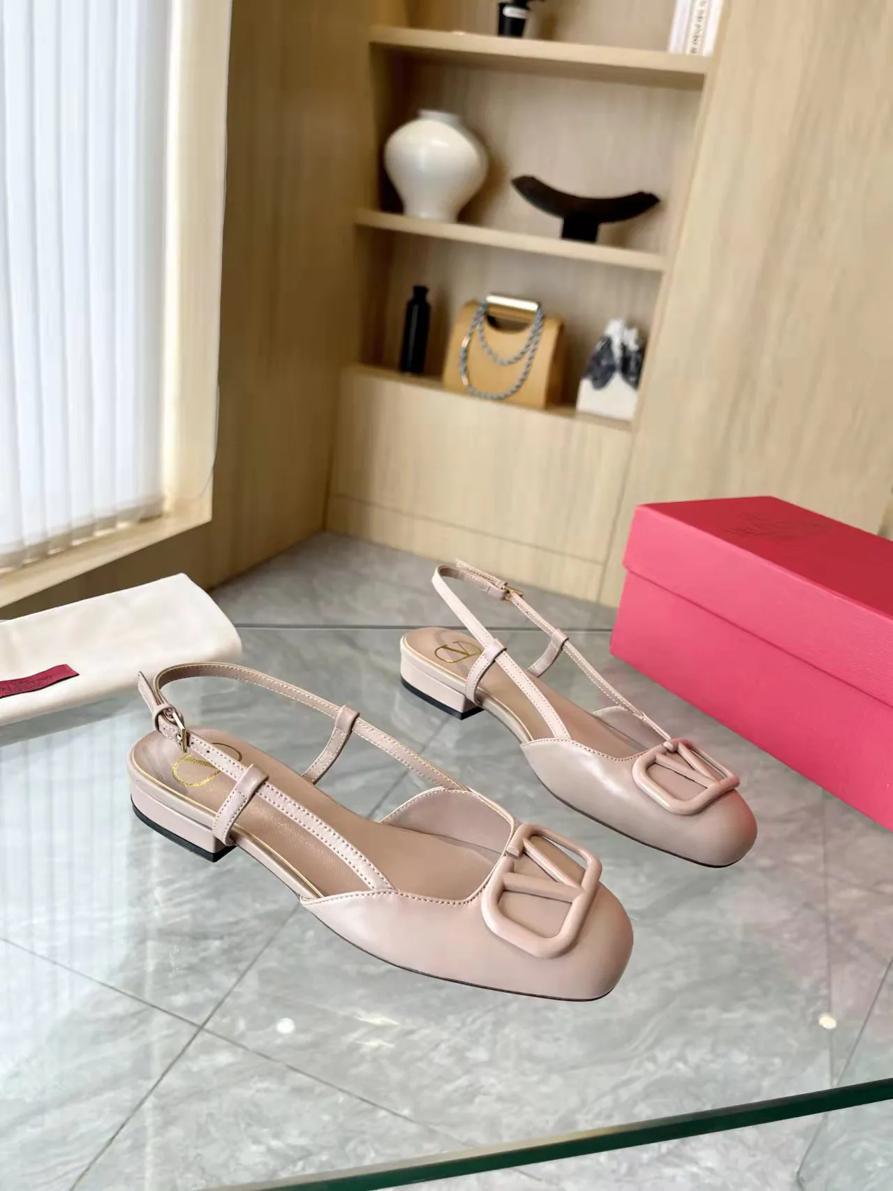 Босоножки Женские Valentino 11602198