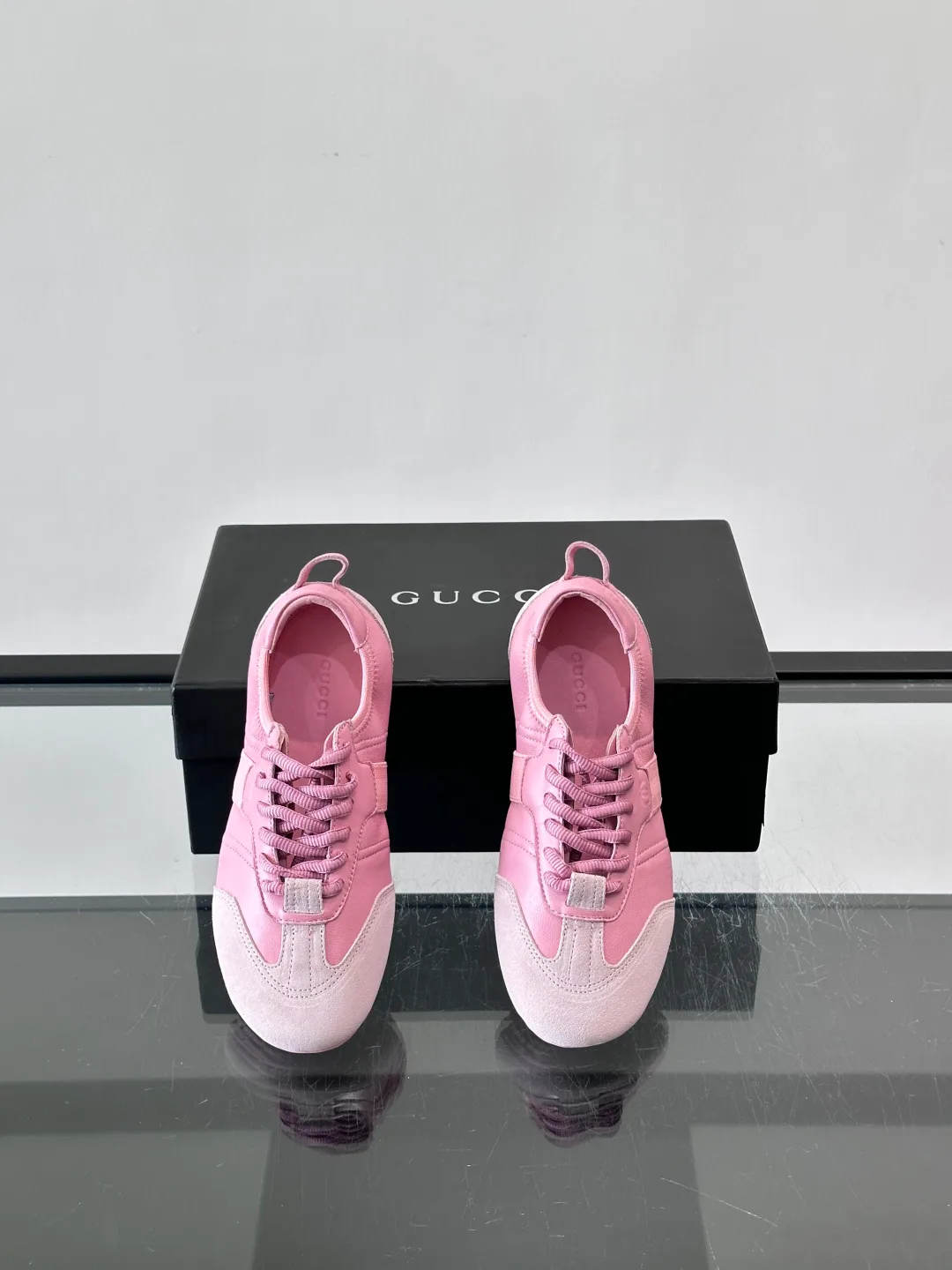 Кроссовки Женские Gucci 17689239
