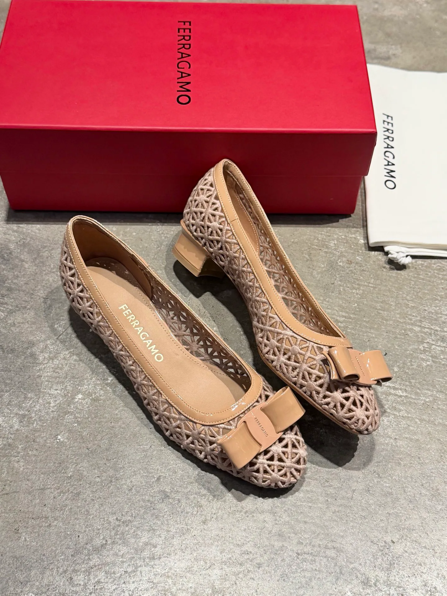 Туфли Женские Salvatore Ferragamo 17642582