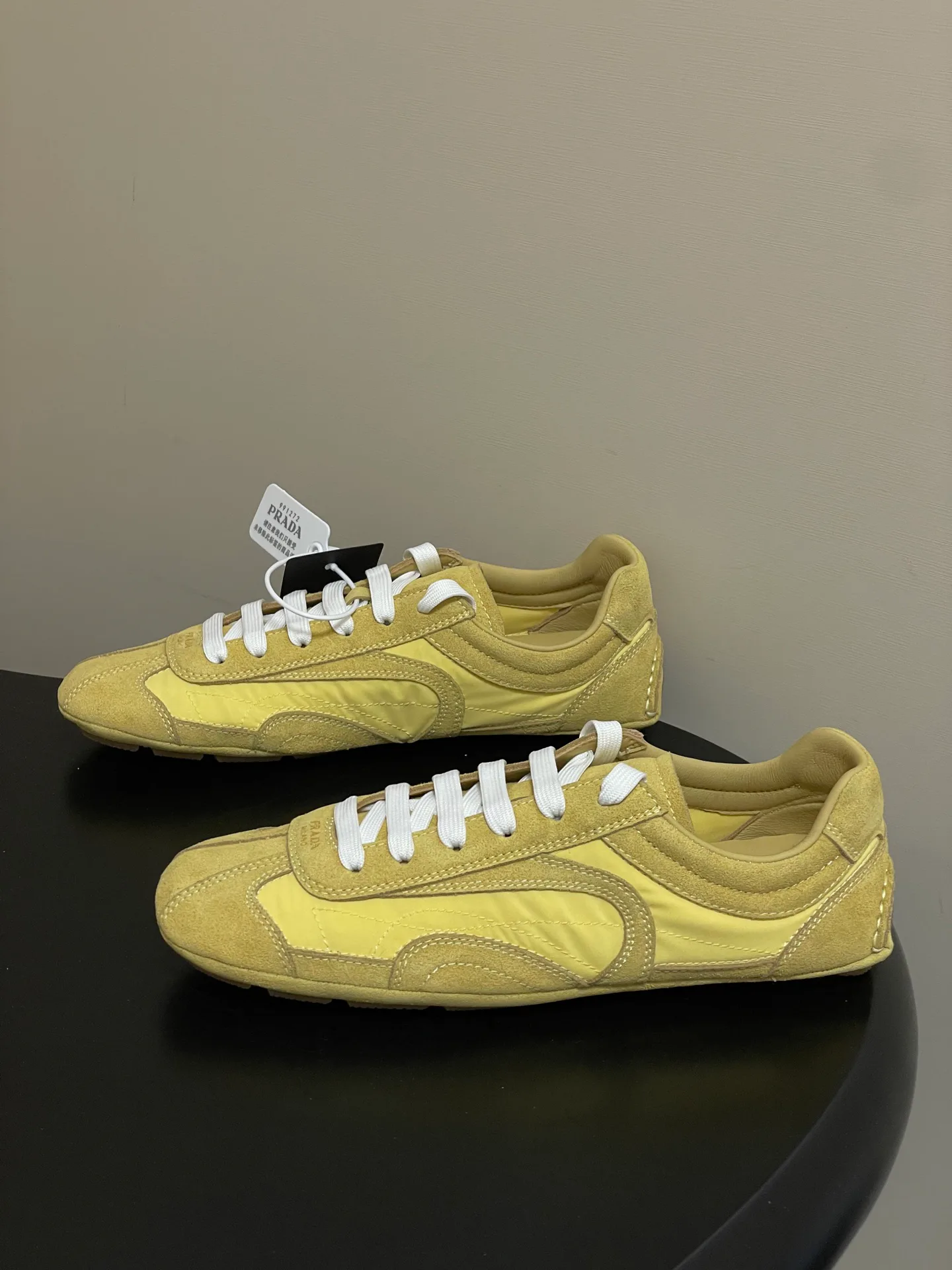 Кроссовки Женские Prada 12810930