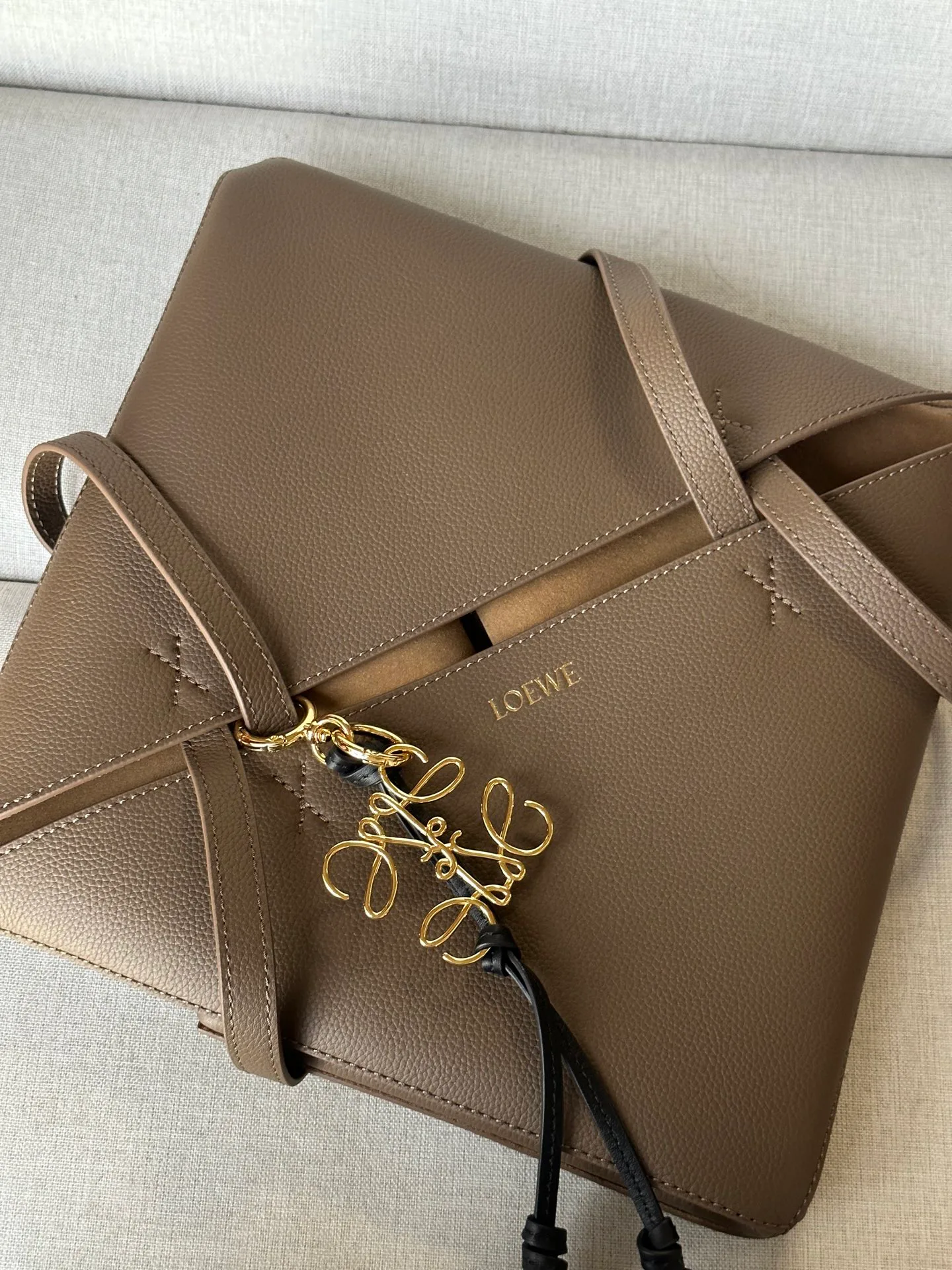 Классические Сумки Женские Loewe 12866923