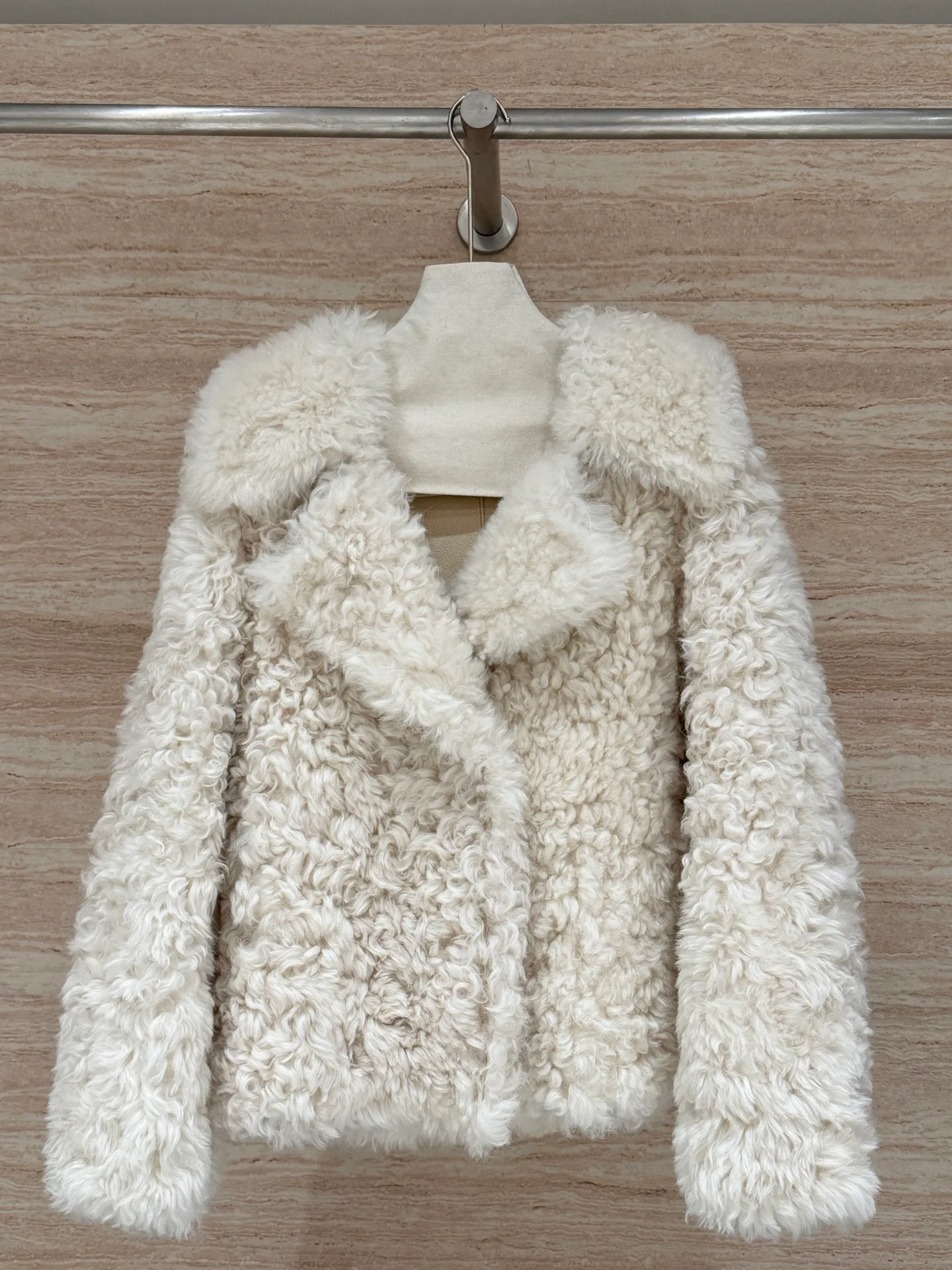 Кожаные Куртки И Дублёнки Женские Christian Dior 1061353