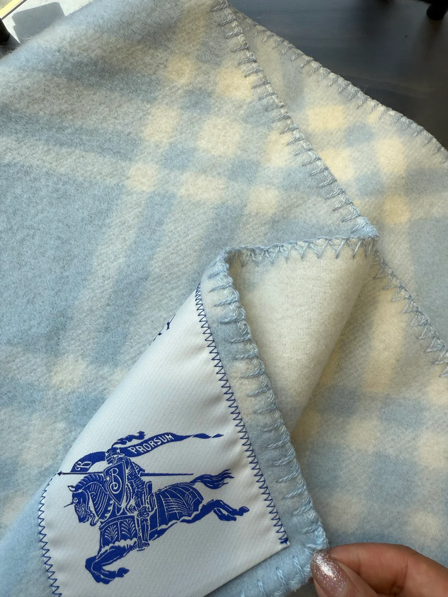 Шарфы Burberry 3874279