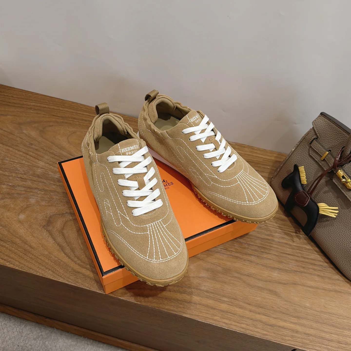 Кроссовки Женские Hermes 18230836