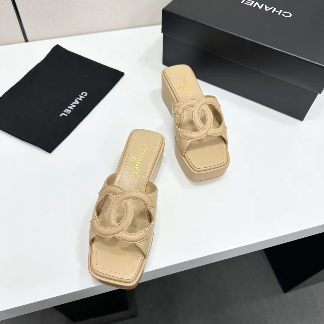 Босоножки Женские Chanel 18083861
