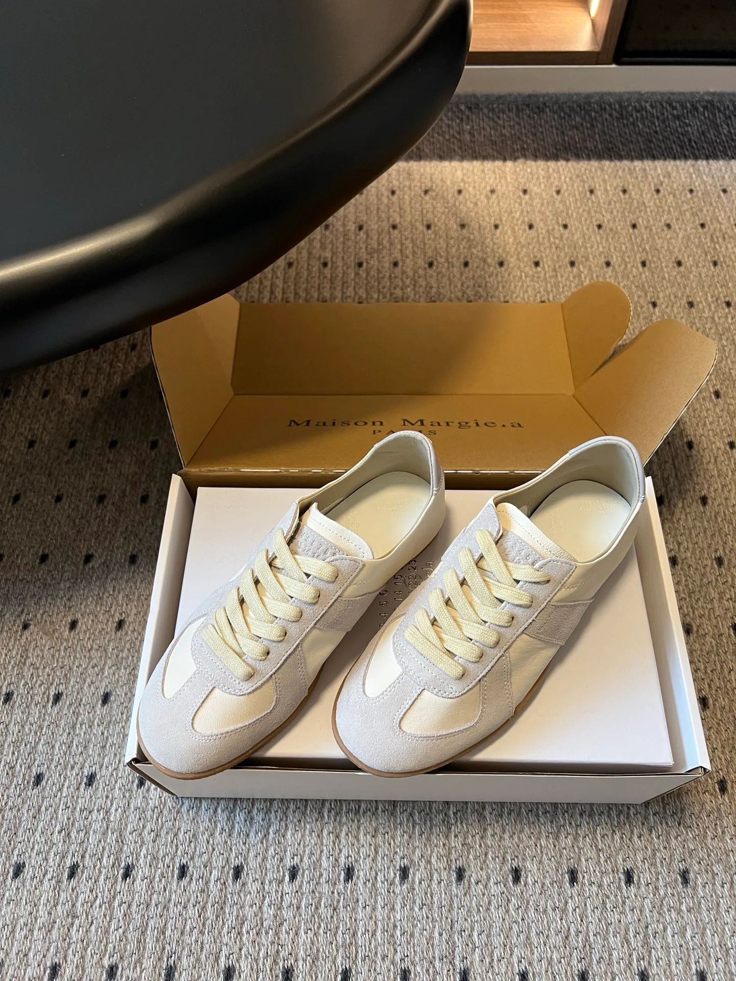 Кроссовки Женские Maison Margiela 17686625