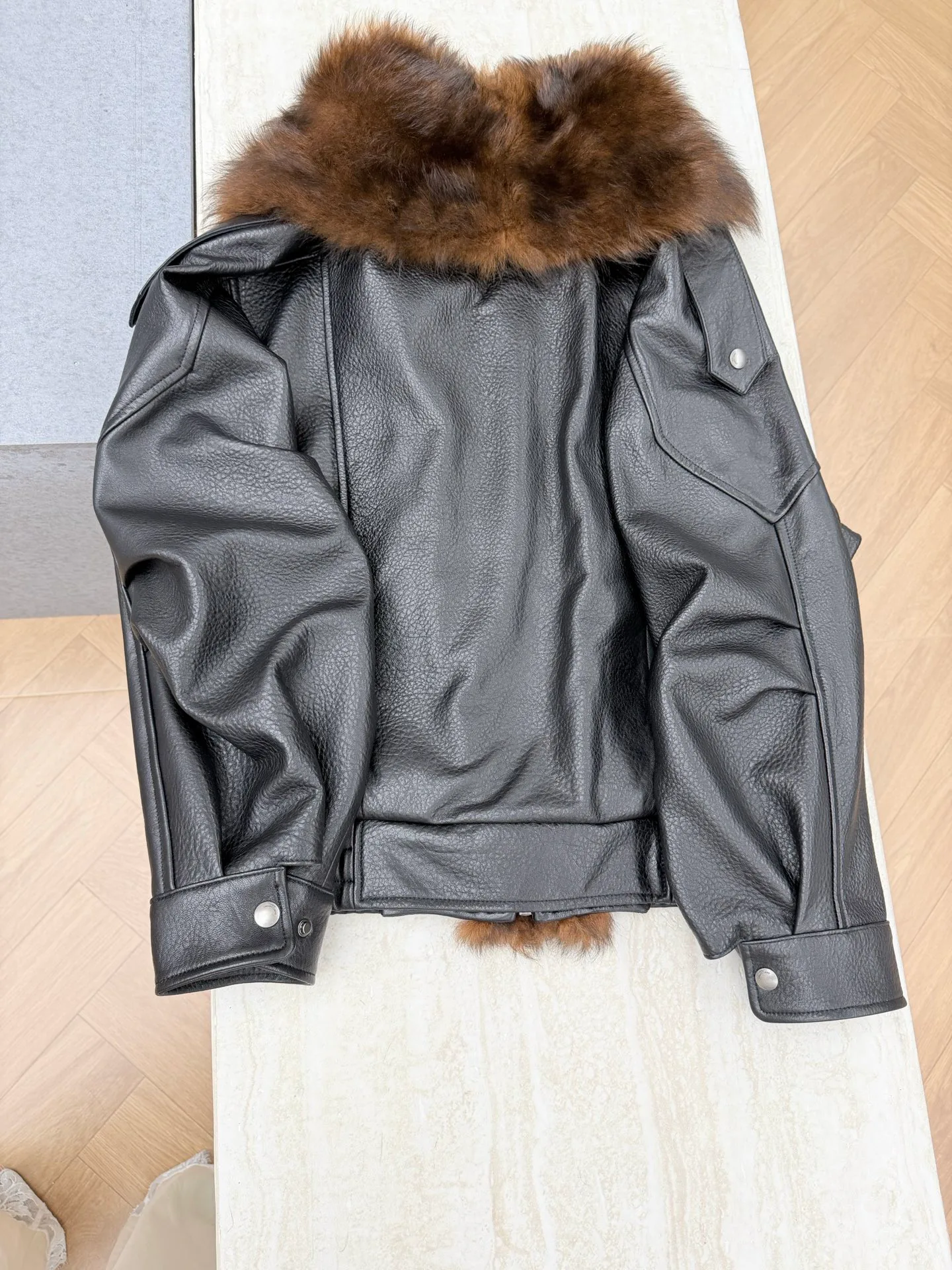 Кожаные Куртки И Дублёнки Женские Saint Laurent 18743235