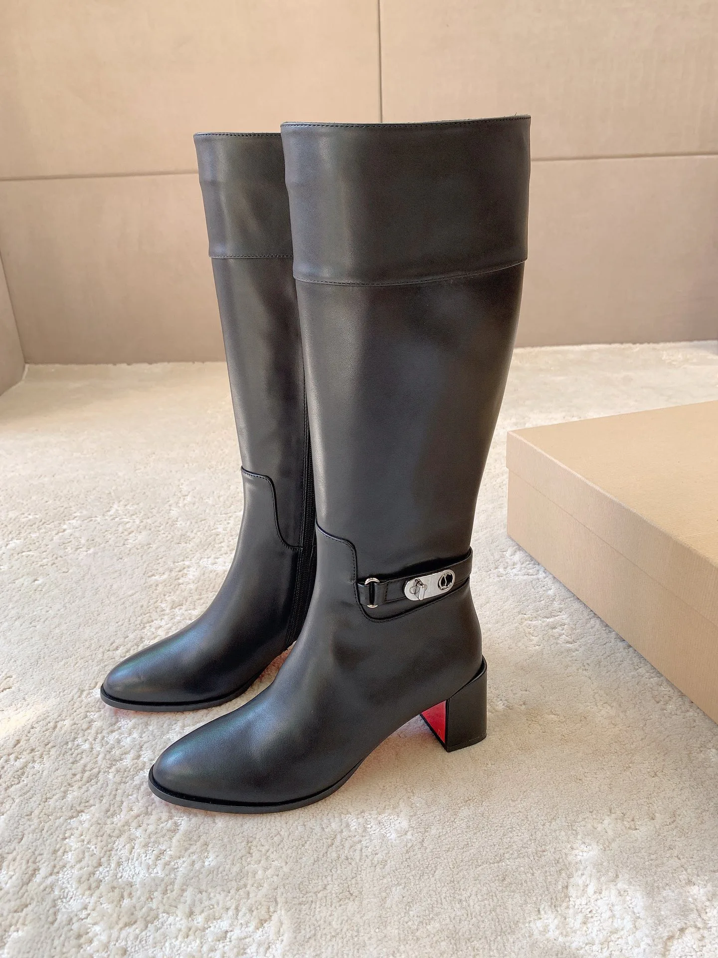 Сапоги Женские Christian Louboutin 17962834