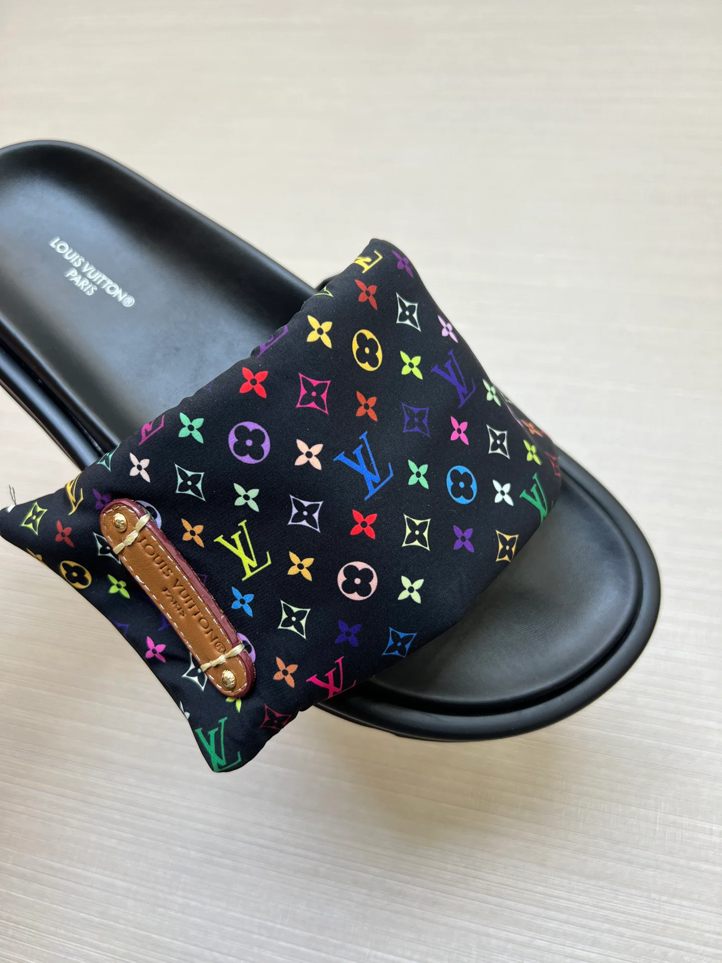 Шлепанцы Женские Louis Vuitton 9801556