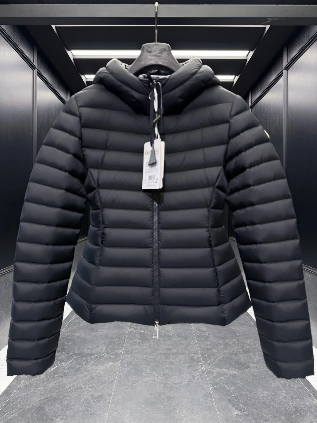 Куртки И Пуховики Женские Moncler 18129792