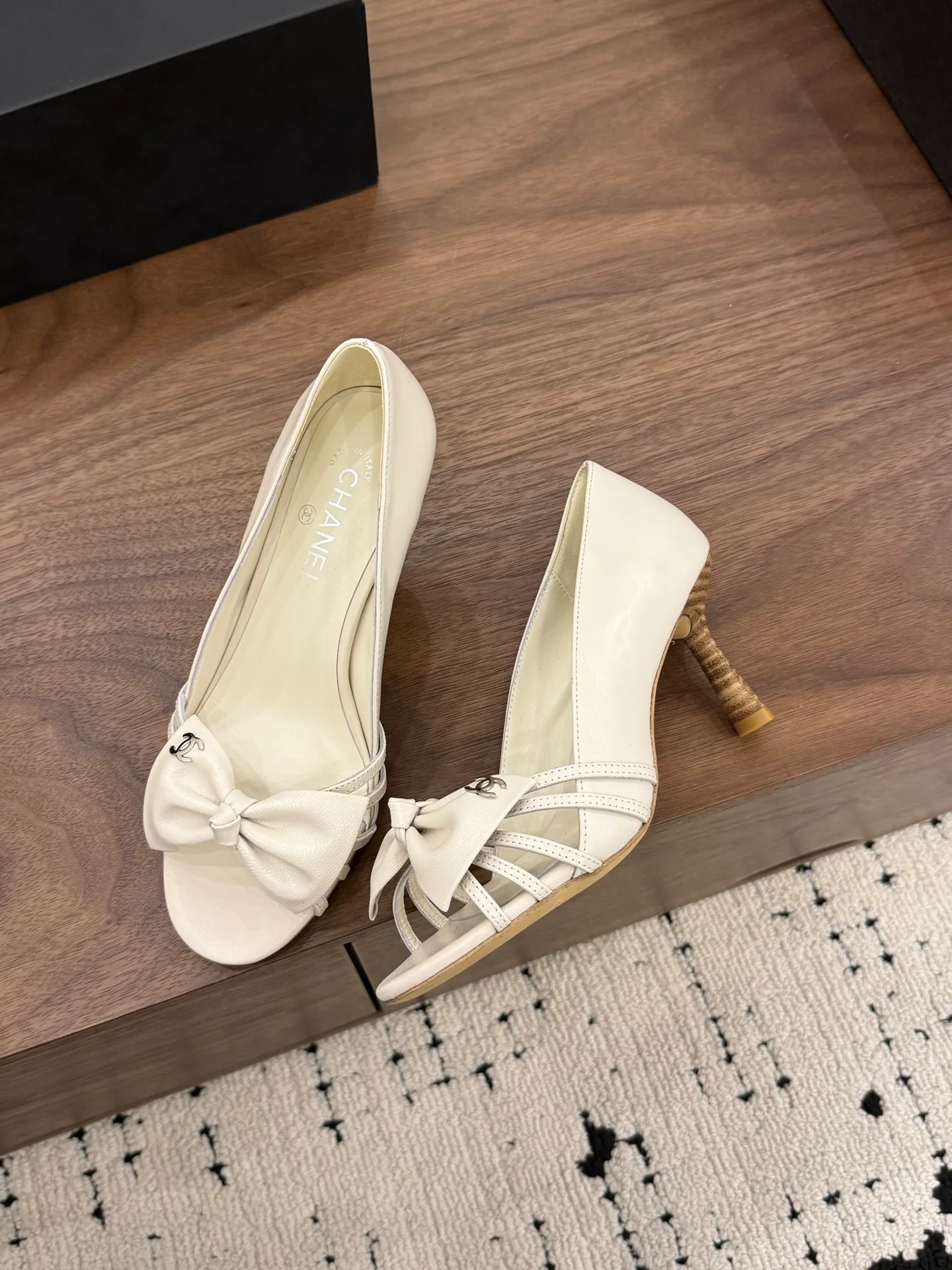 Босоножки Женские Chanel 12642523