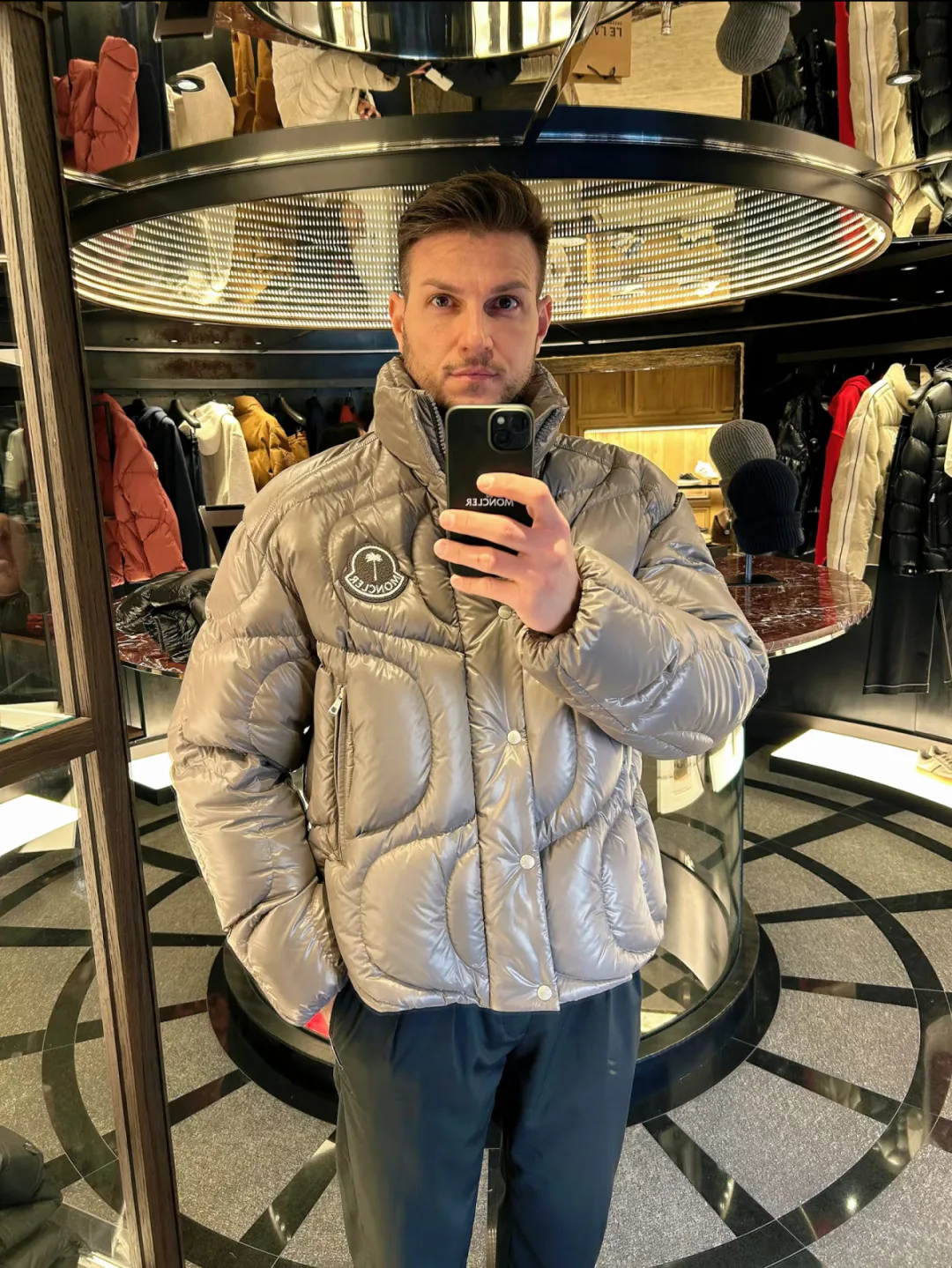 Куртки И Пуховики Мужские Moncler 512350