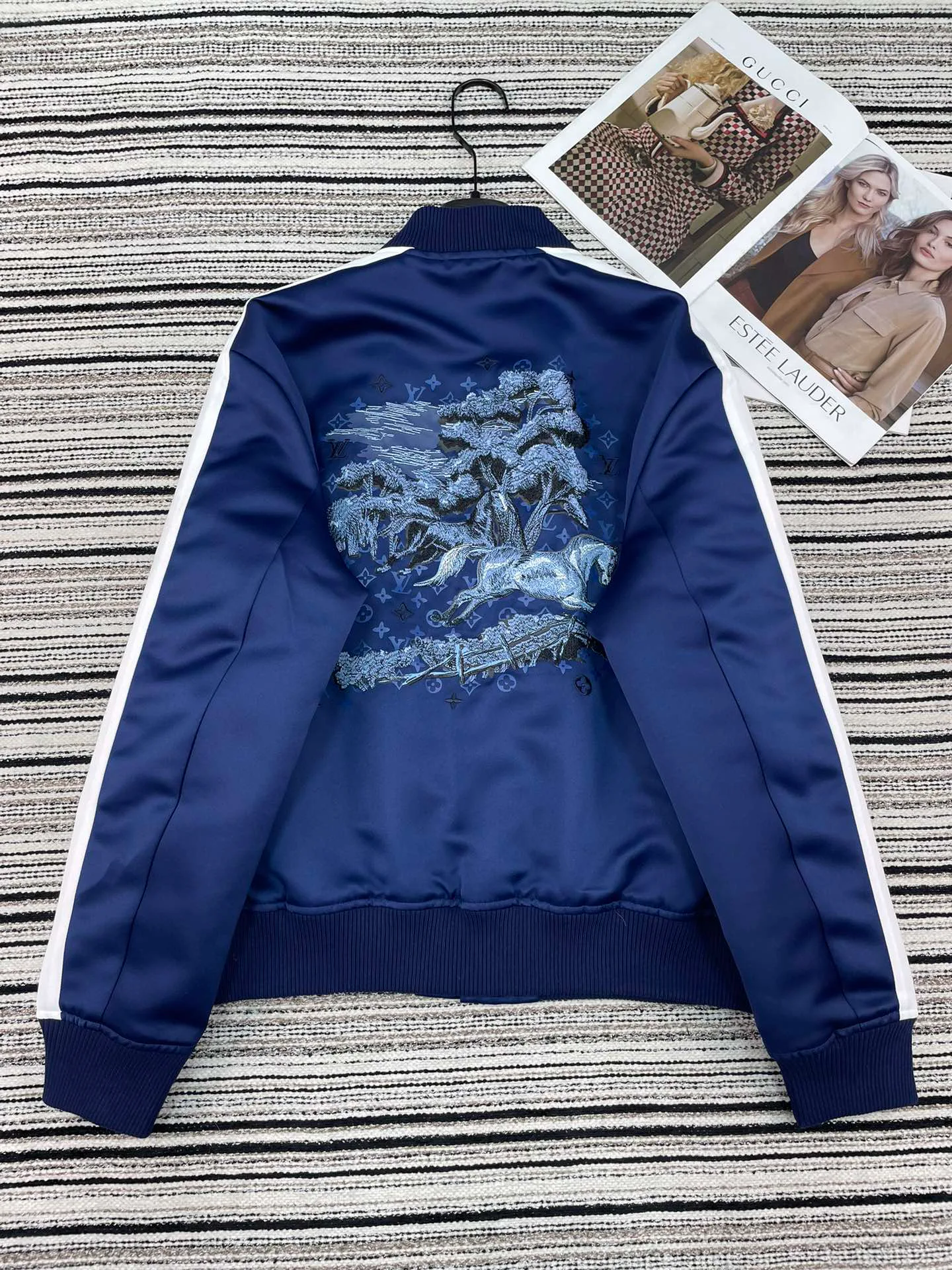 Куртки И Пуховики Женские Louis Vuitton 5088231