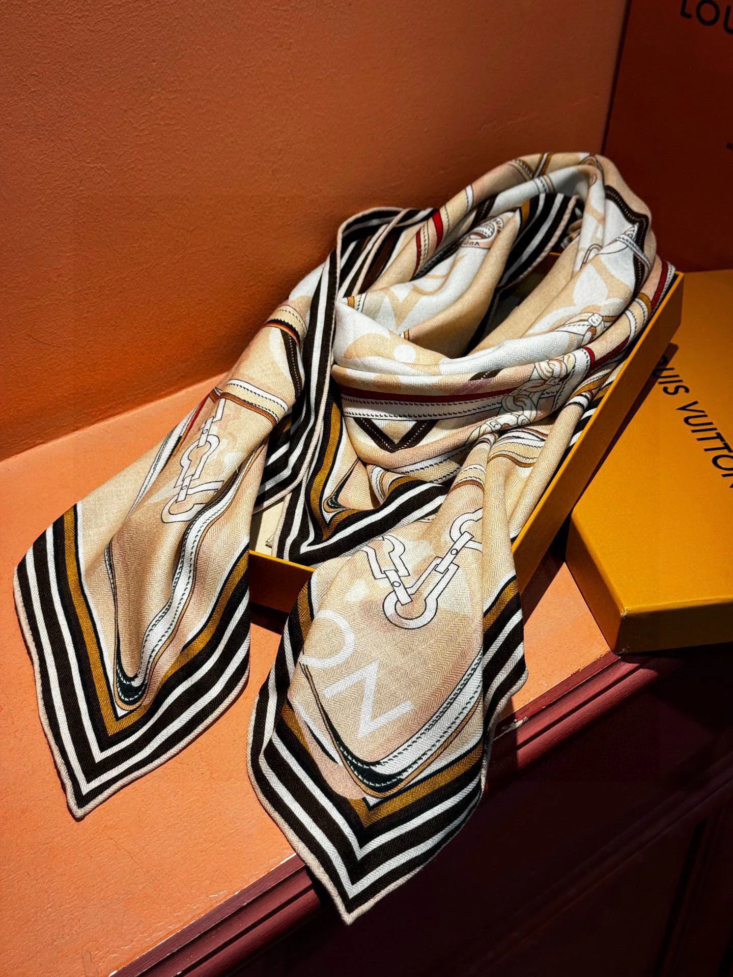 Платки Louis Vuitton 206010