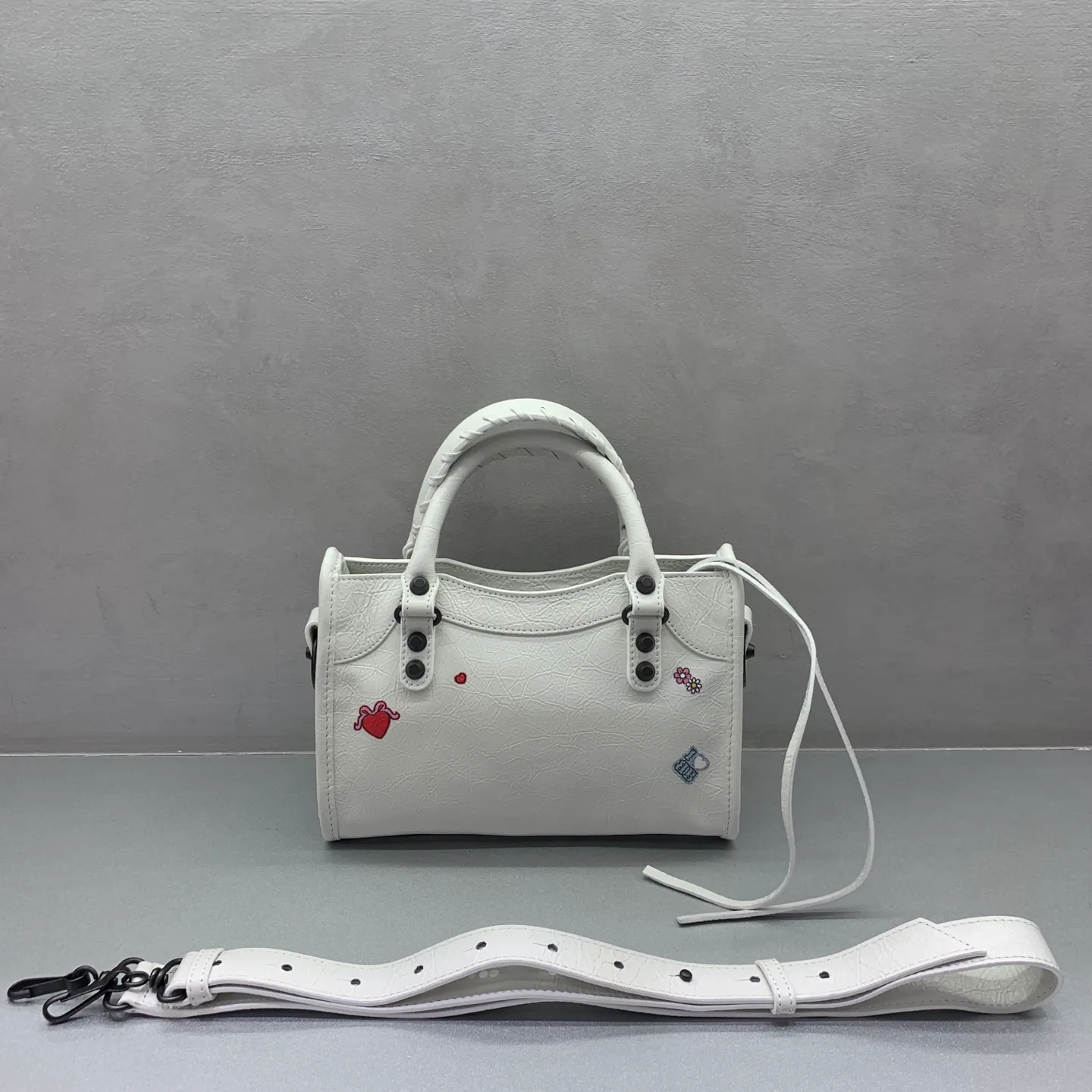Классические Сумки Женские Balenciaga 17419129