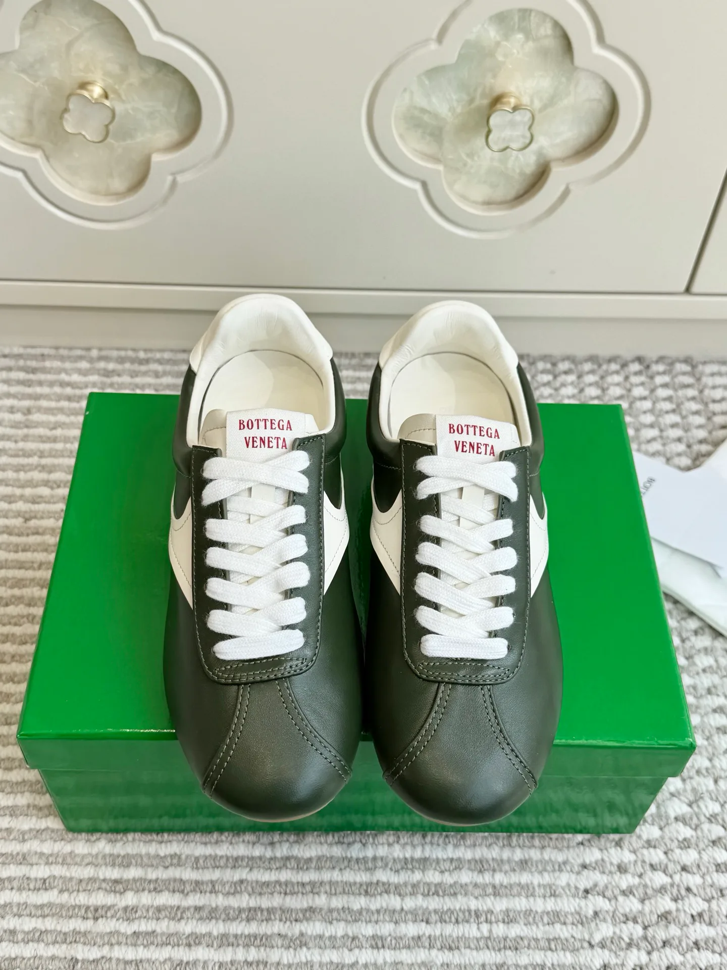Кроссовки Женские Bottega Veneta 18092143