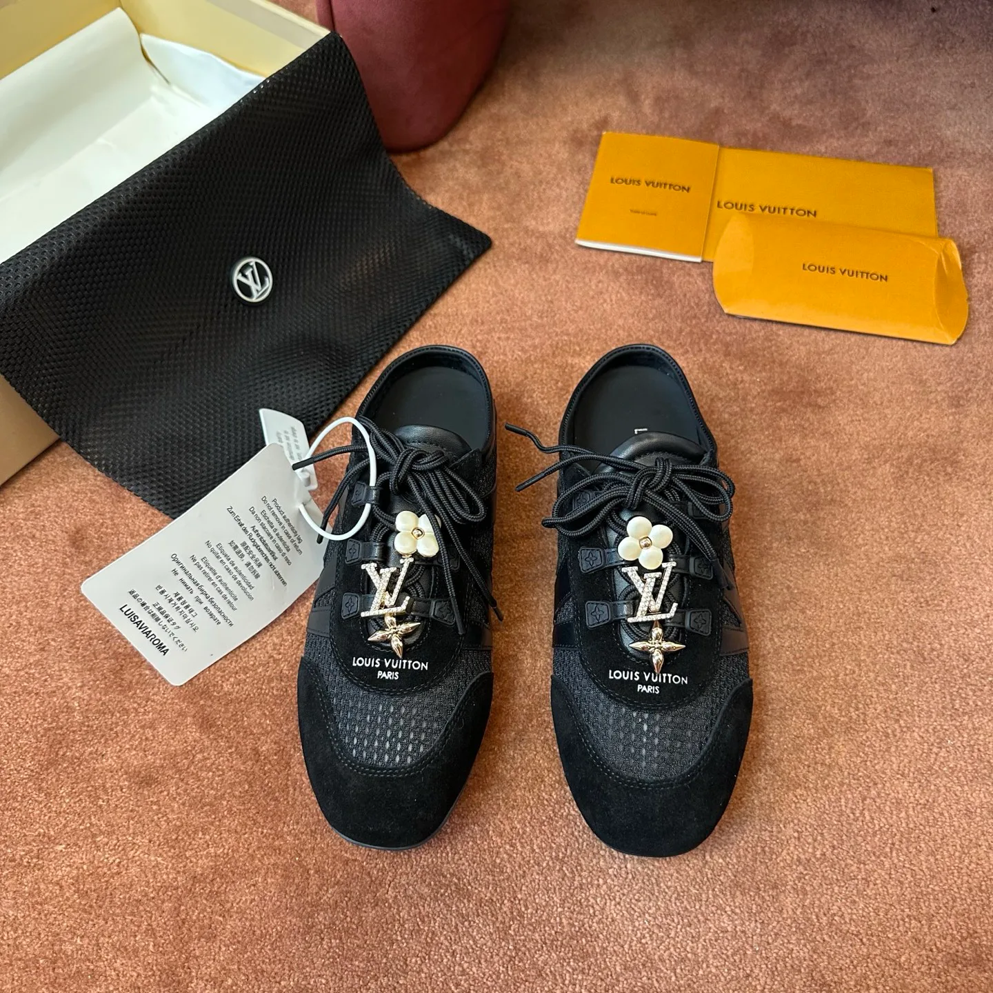 Кроссовки Женские Louis Vuitton 18120468