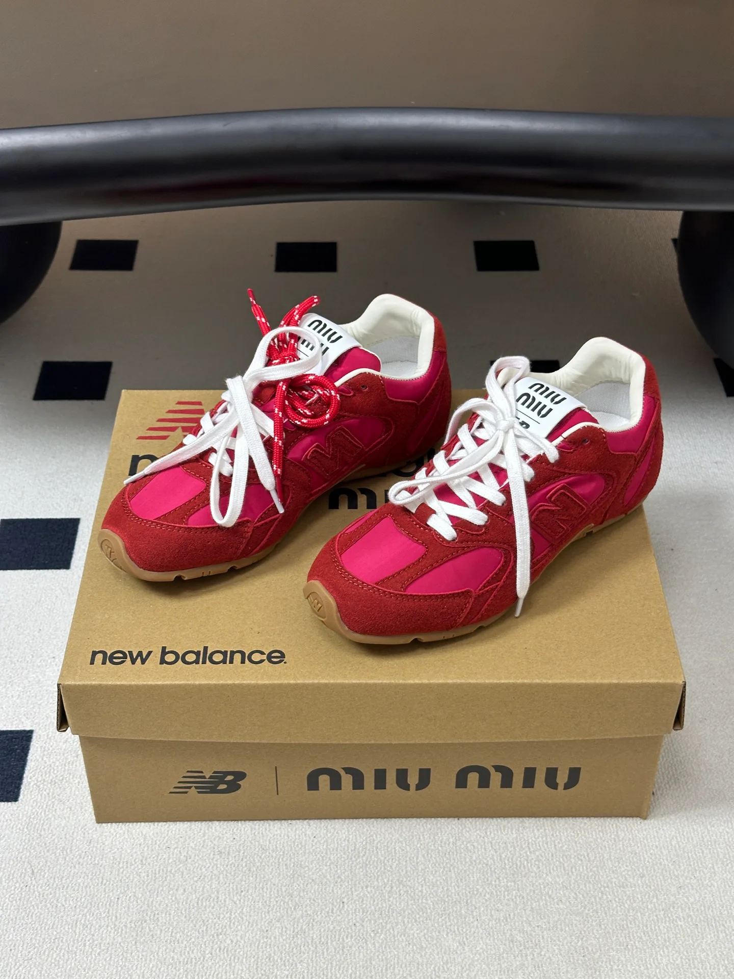 Кроссовки Женские Miu Miu 16831091