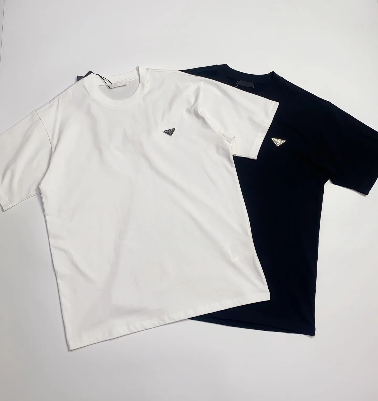 Футболки Женские Prada 1258909