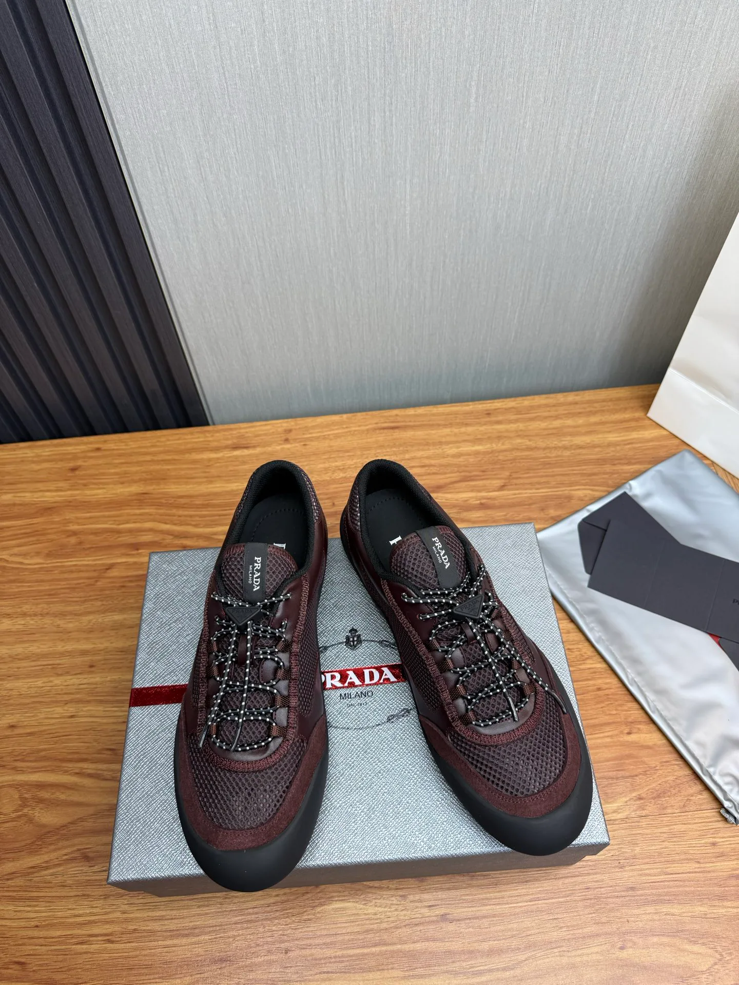 Кроссовки Мужские Prada 13537329