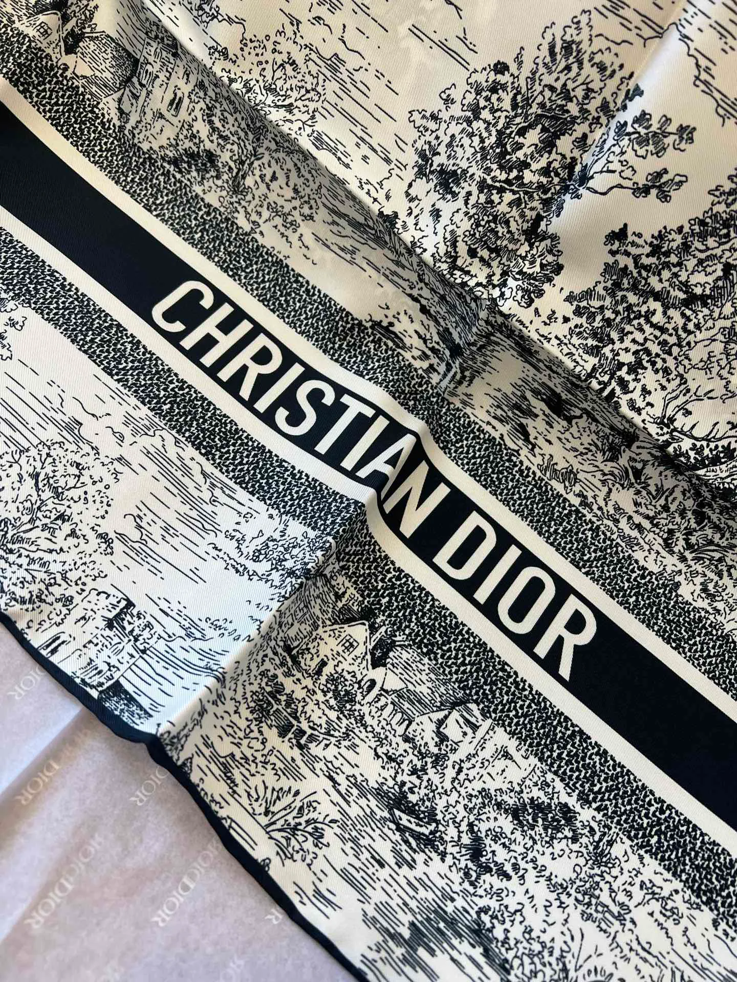 Платки Christian Dior 13351602