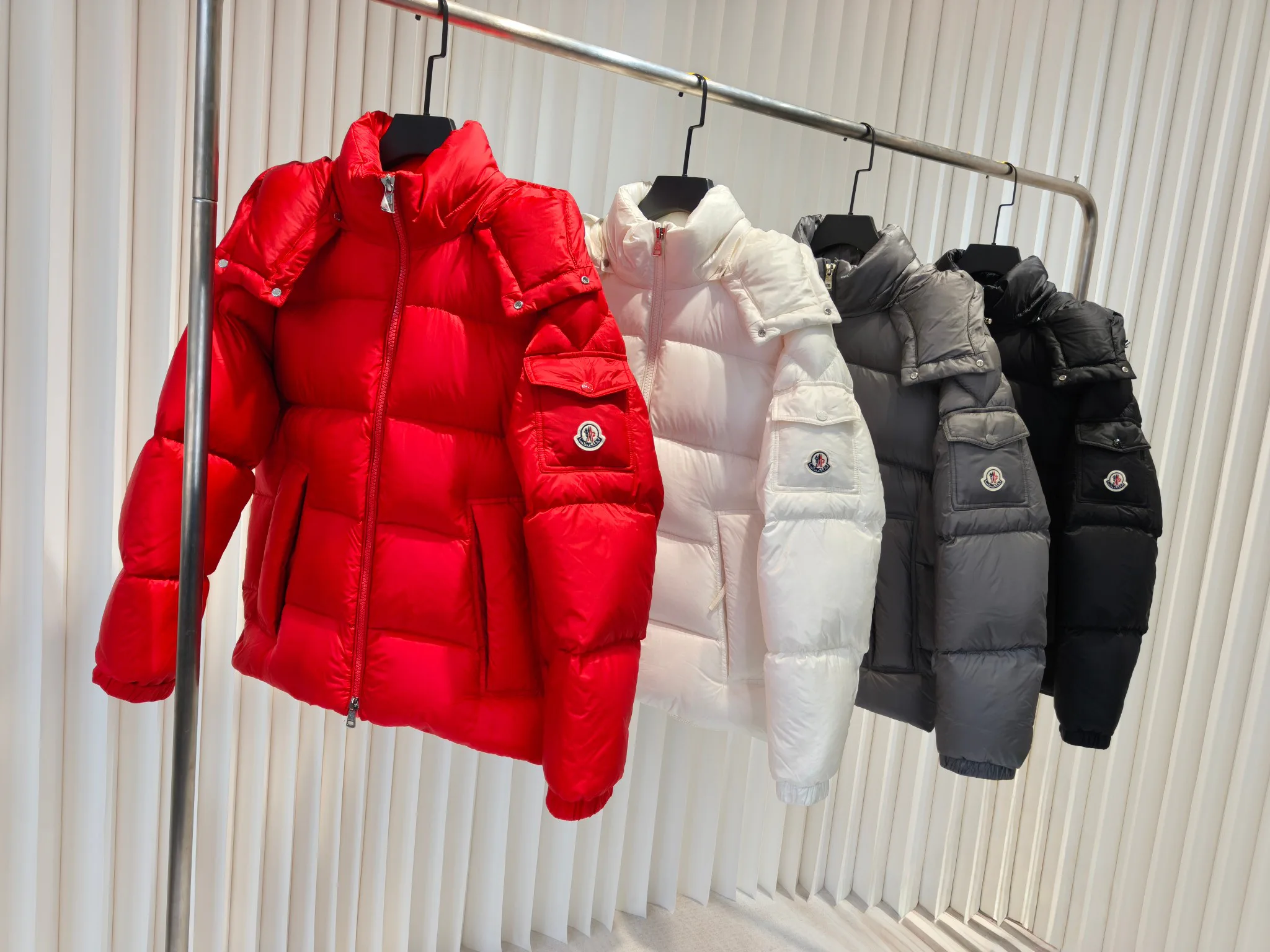 Куртки И Пуховики Женские Moncler 19406657