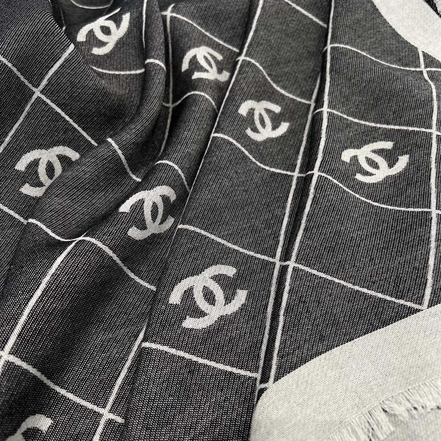 Шарфы Chanel 17913686