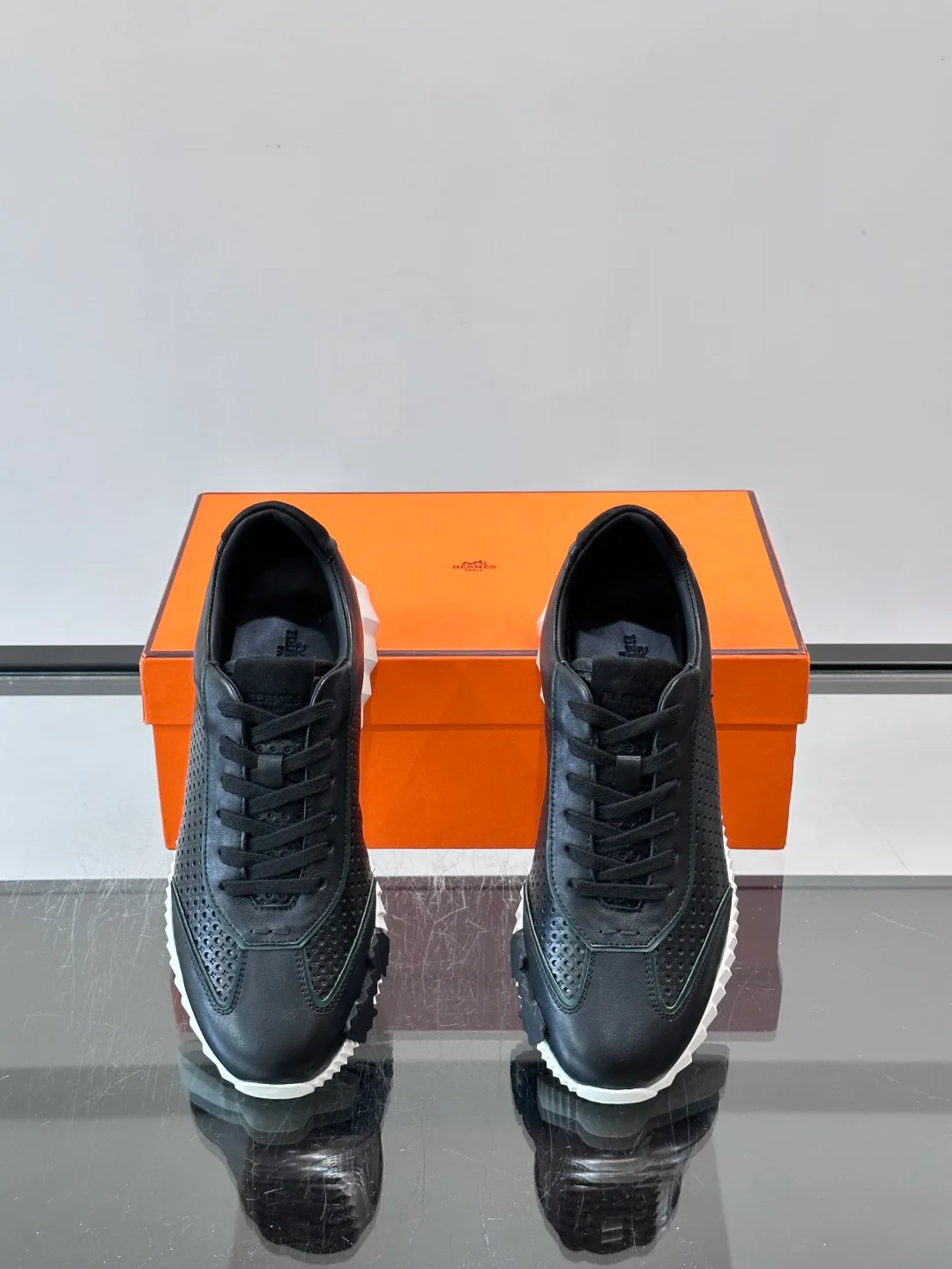 Кроссовки Женские Hermes 18118570
