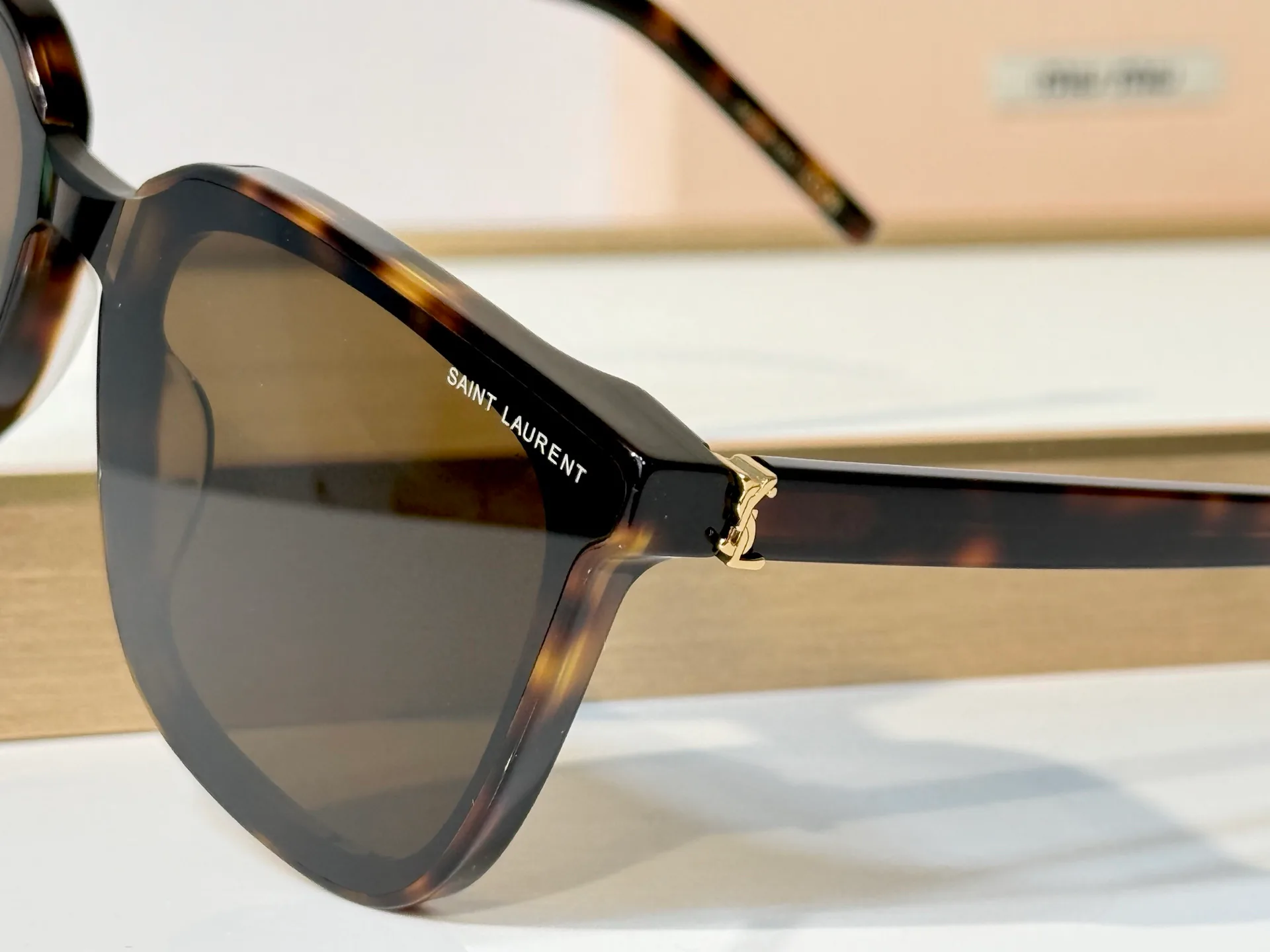 Очки Saint Laurent 18453230