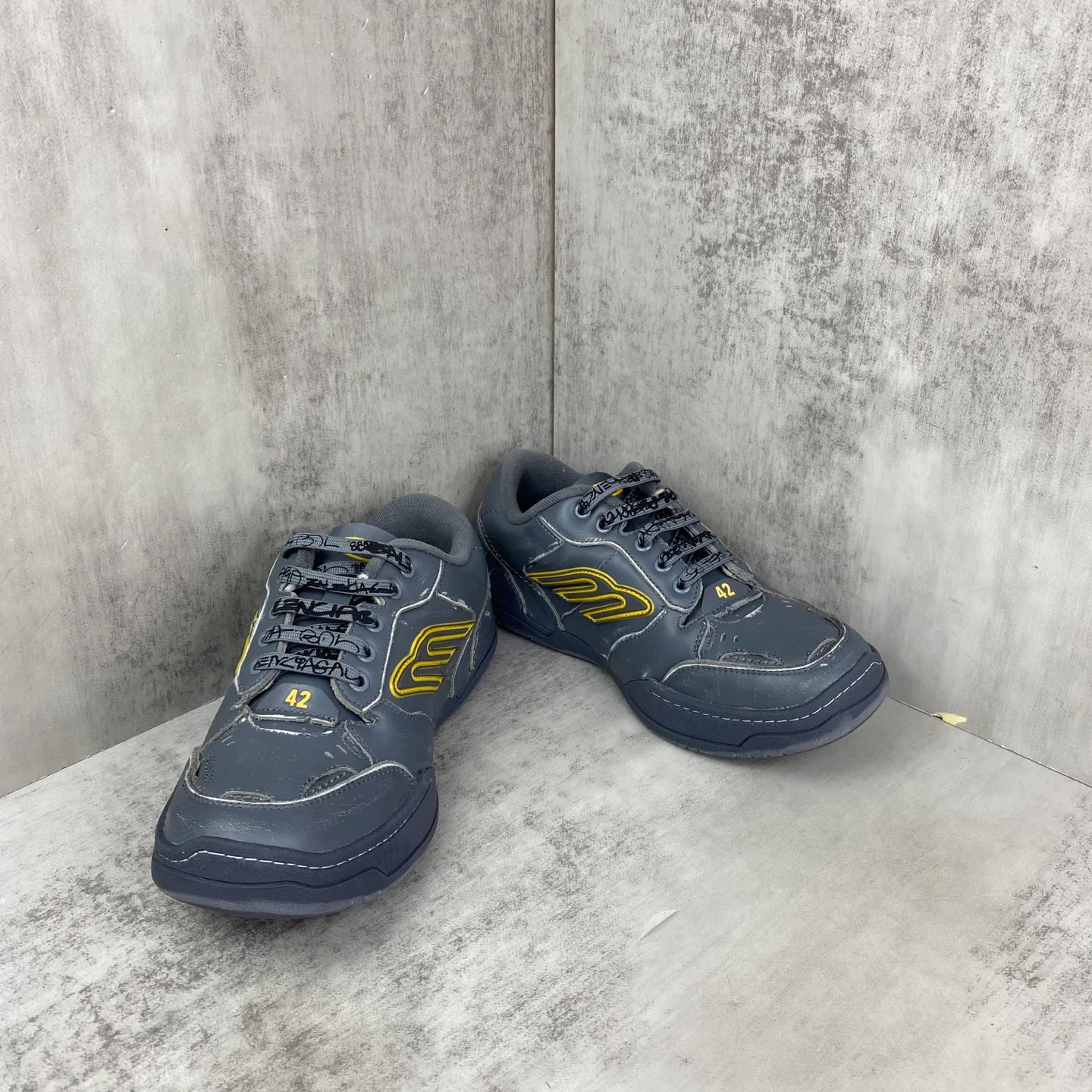 Кроссовки Женские Balenciaga 10247860