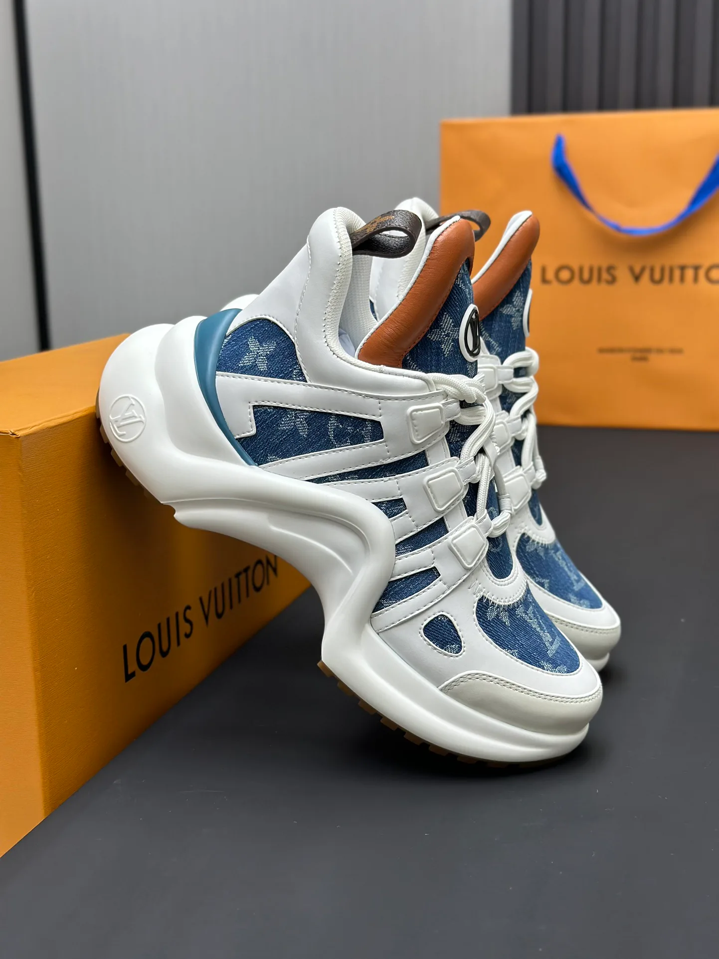 Кроссовки Женские Louis Vuitton 18212002