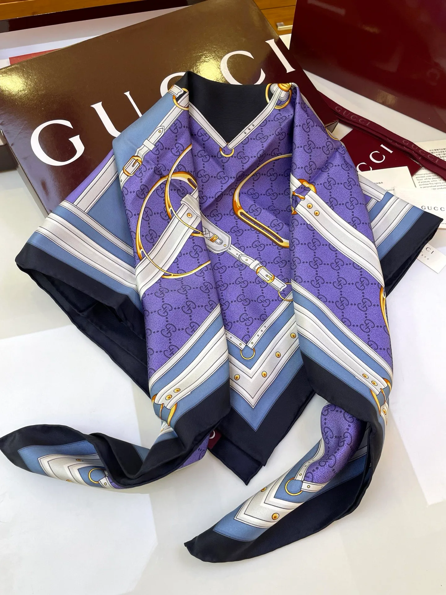 Шарфы Gucci 1981377