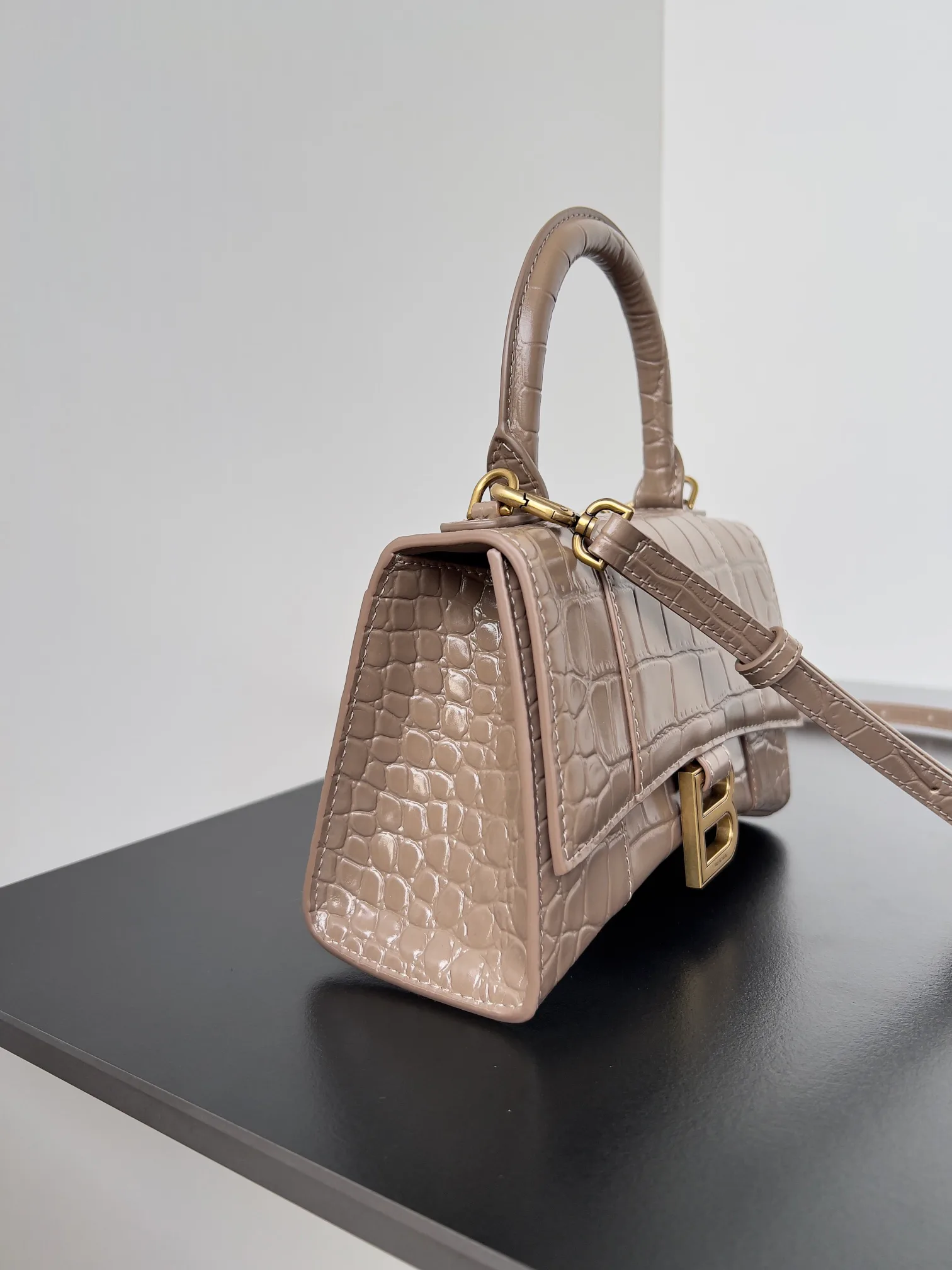 Сумки На Ремне Женские Balenciaga 368775