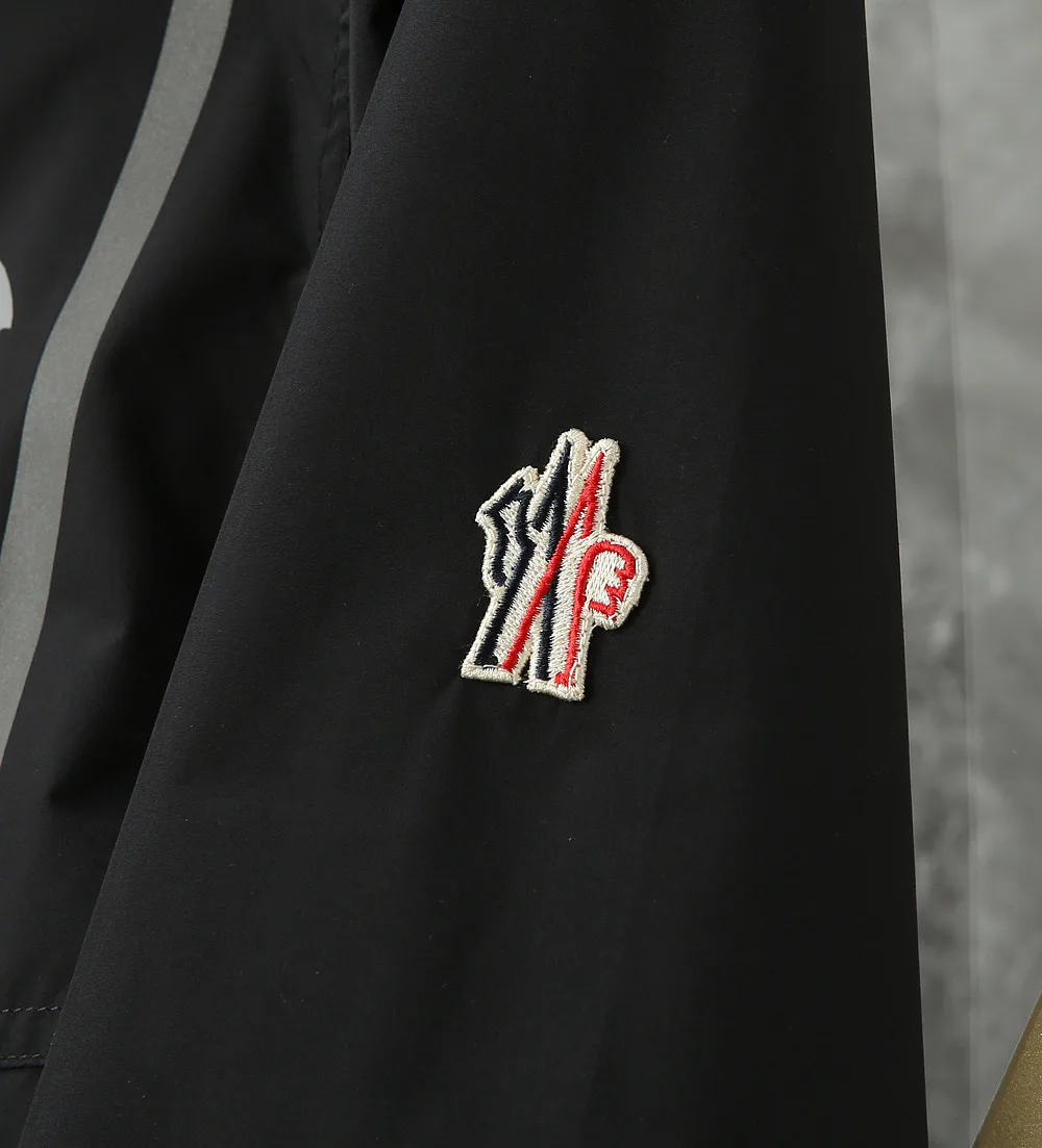 Куртки И Пуховики Мужские Moncler 11602511