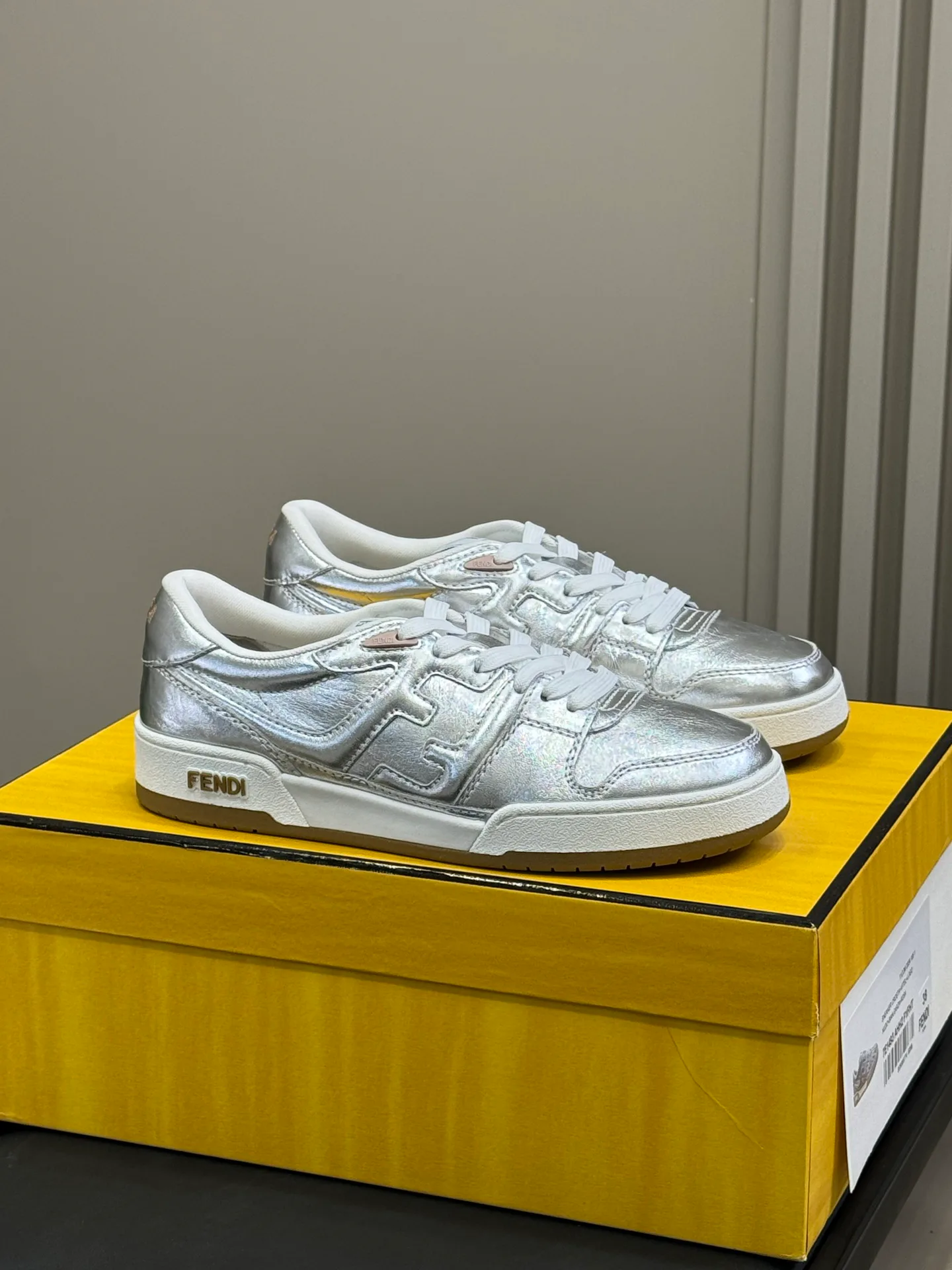 Кроссовки Мужские Fendi 12953178