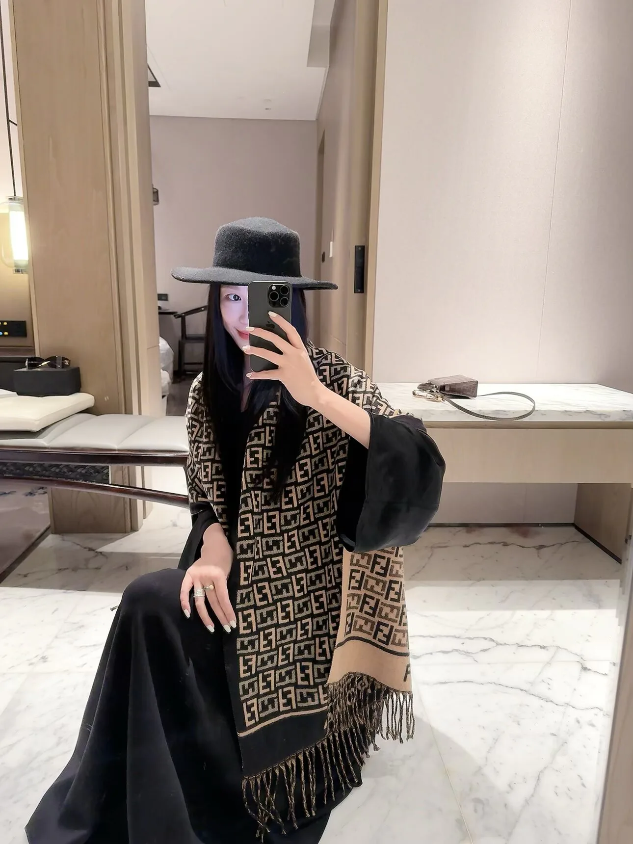 Шарфы Fendi 18003010
