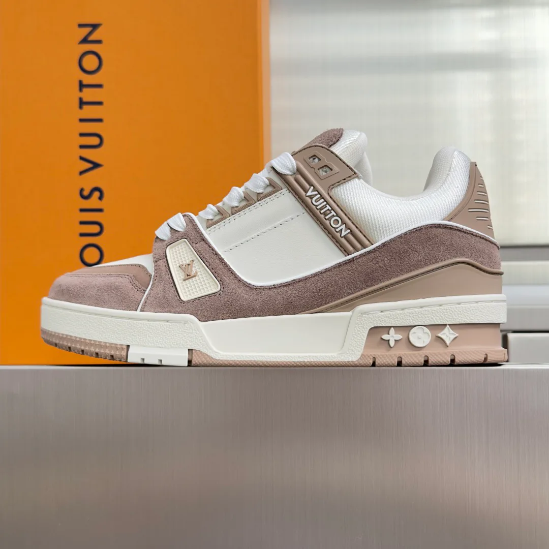 Кроссовки Женские Louis Vuitton 17950308