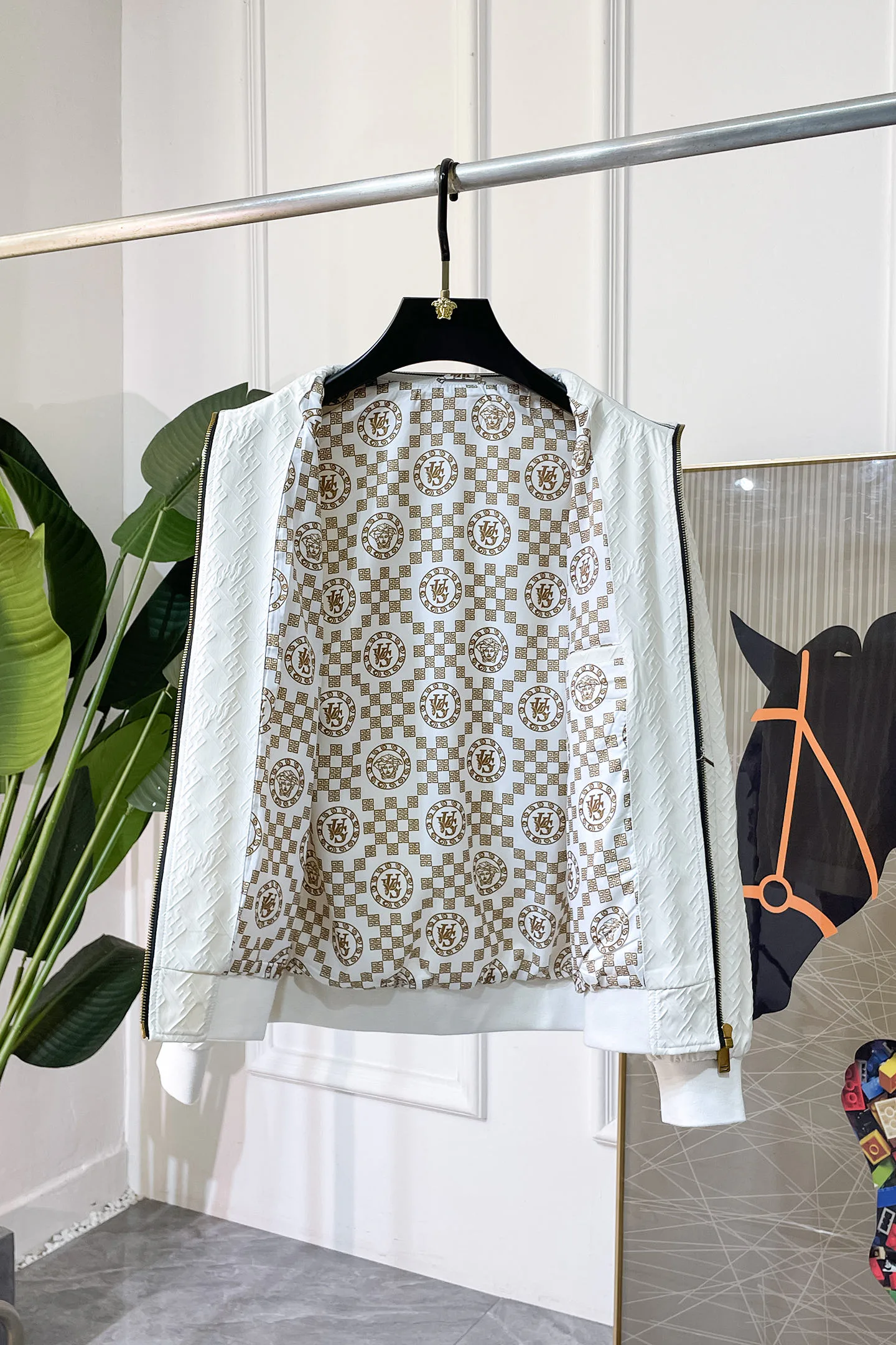 Куртки И Пуховики Мужские Versace 17900364