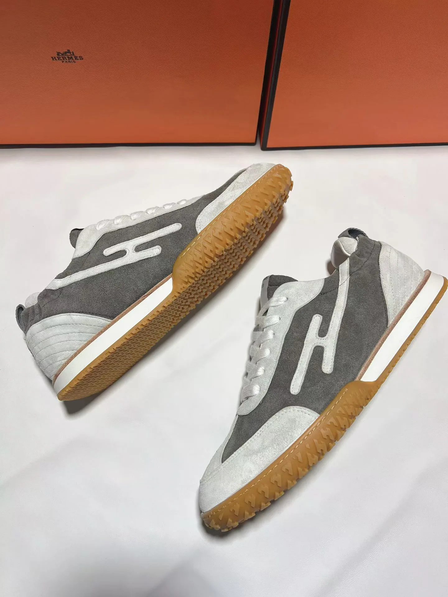 Кроссовки Женские Hermes 11765360